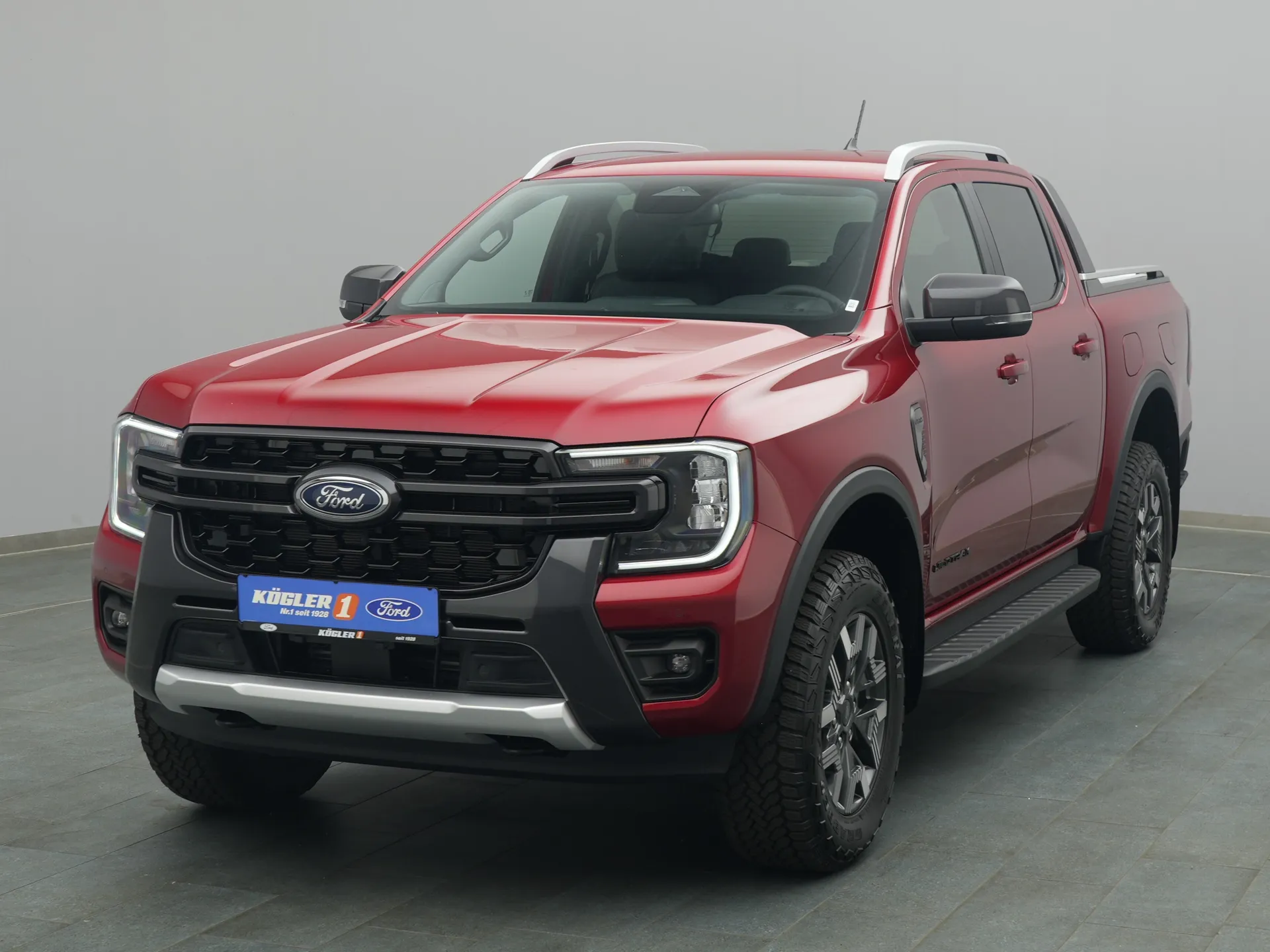 Ford Ranger DoKa Wildtrak in rot
