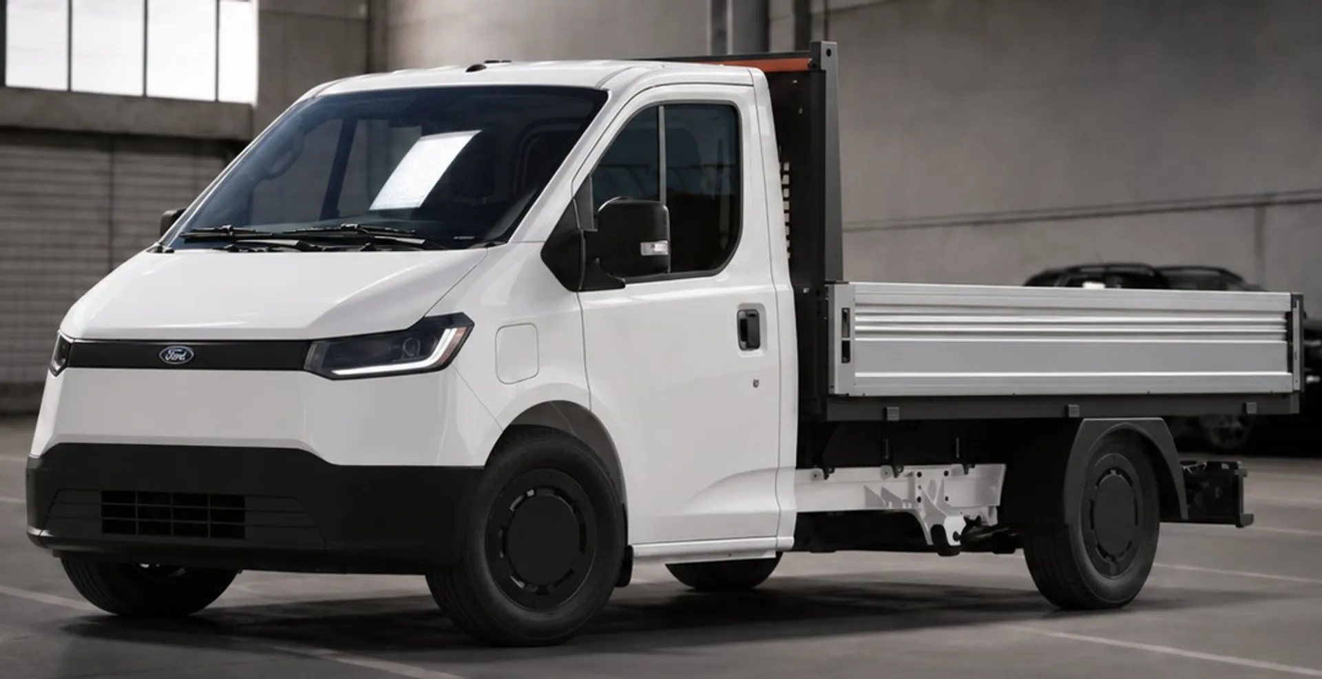 Ford E-Transit Kasten in weiss
