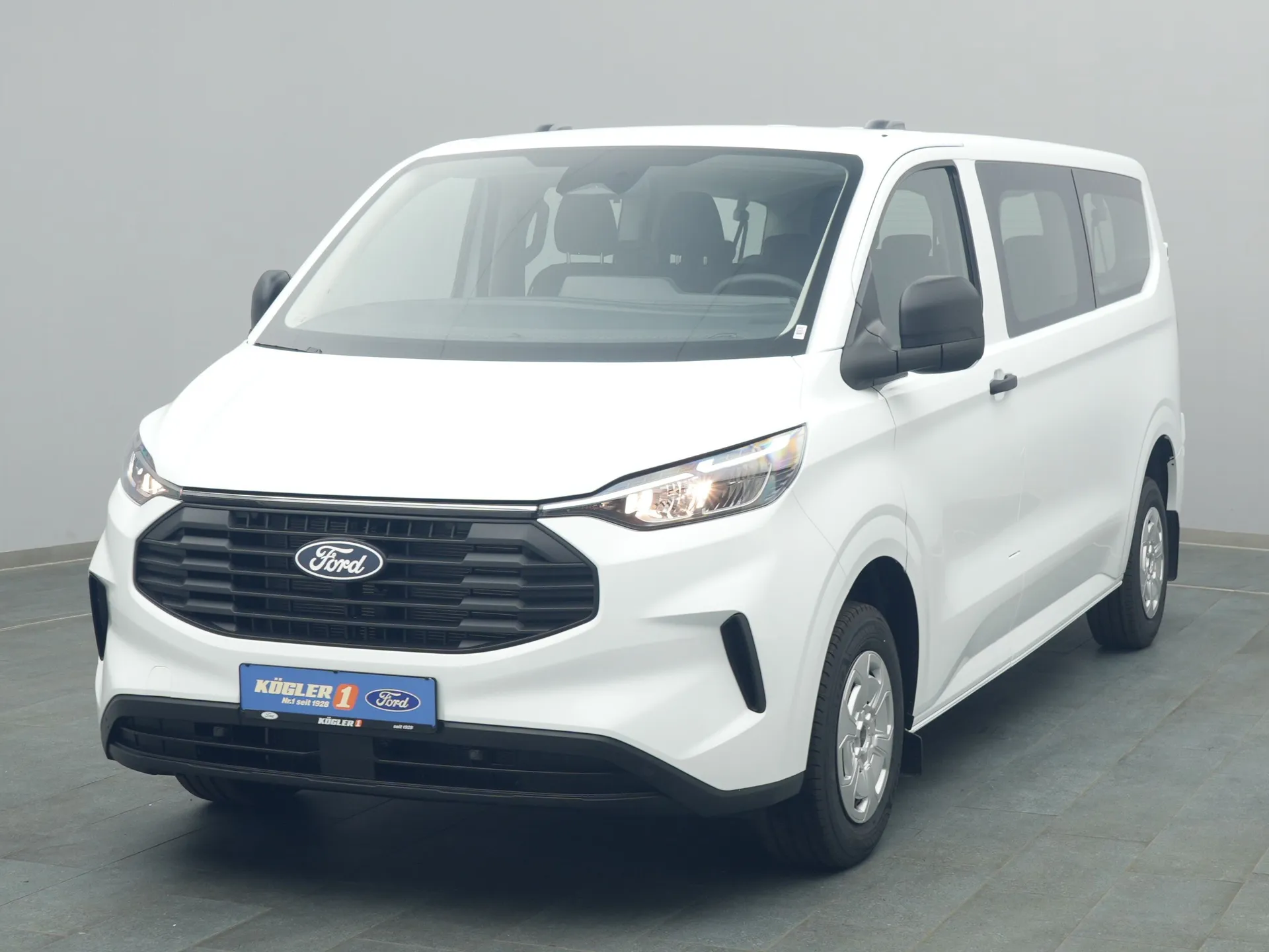 Ford Transit Custom Kombi in weiss