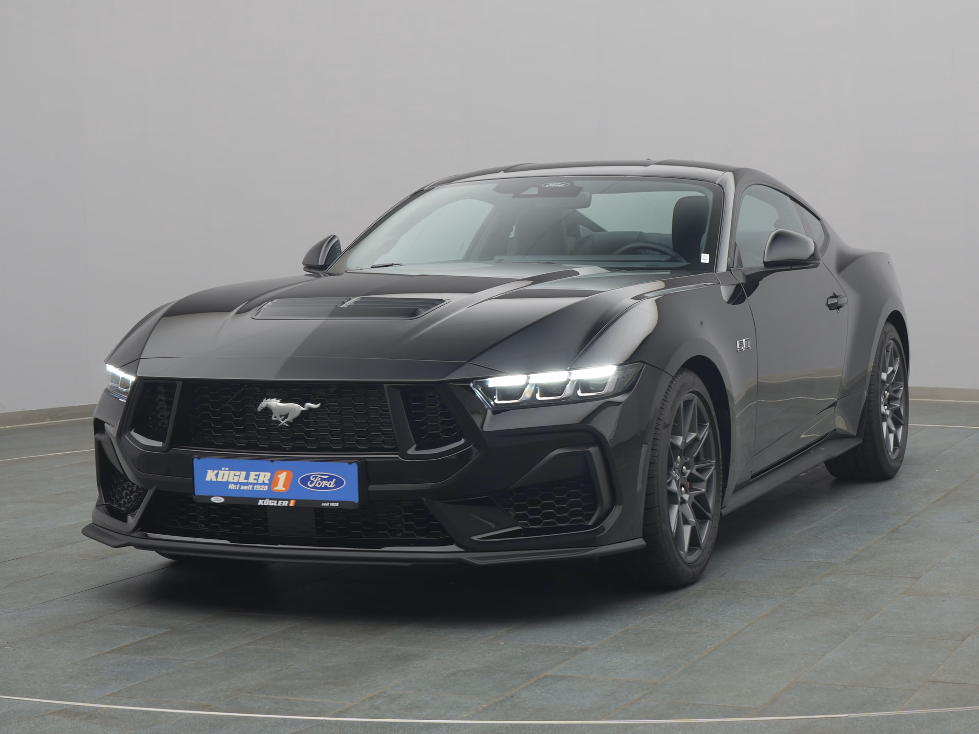 Ford Mustang GT in schwarz
