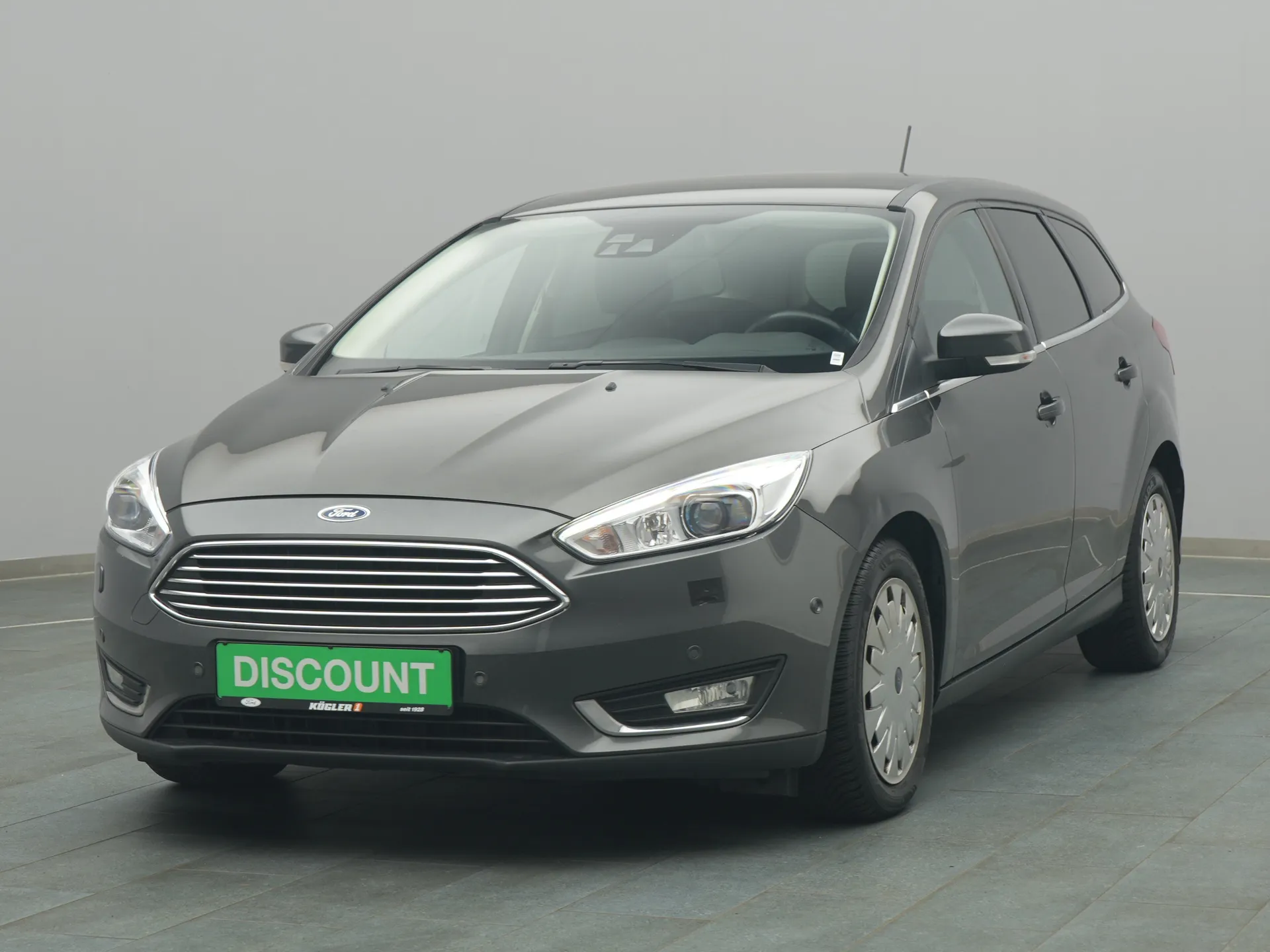 Ford Focus Titanium in grau