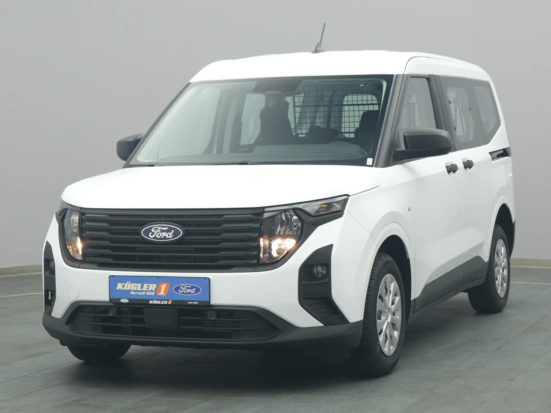 Ford Transit Courier Kasten in weiss