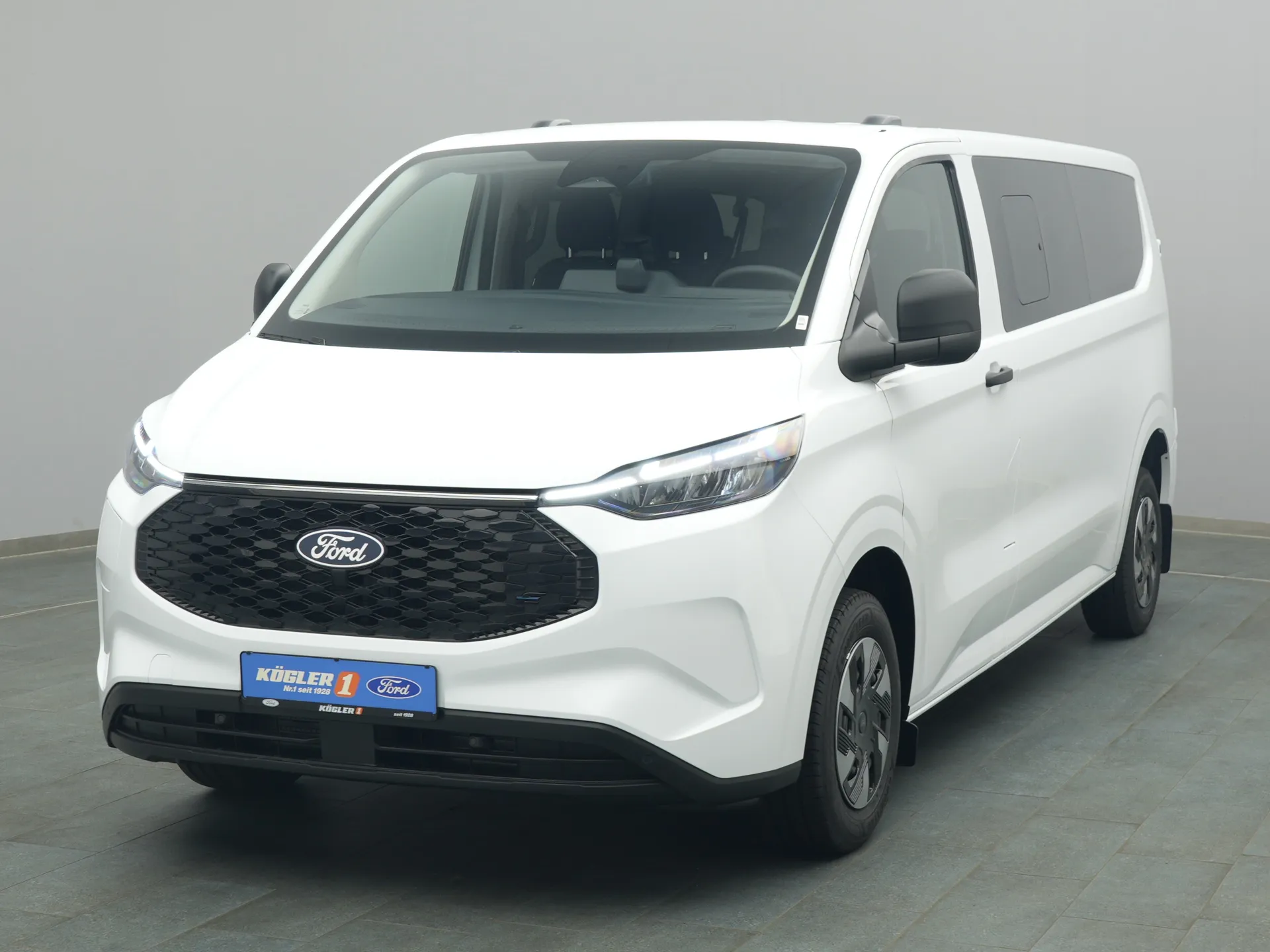 Ford E-Transit Custom Kombi in weiss