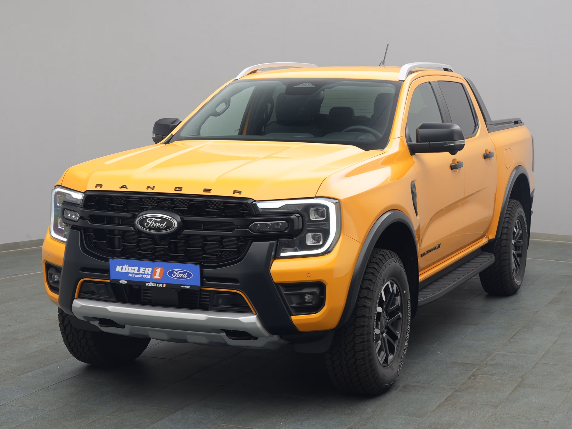 Ford Ranger DoKa Wildtrak X in orange