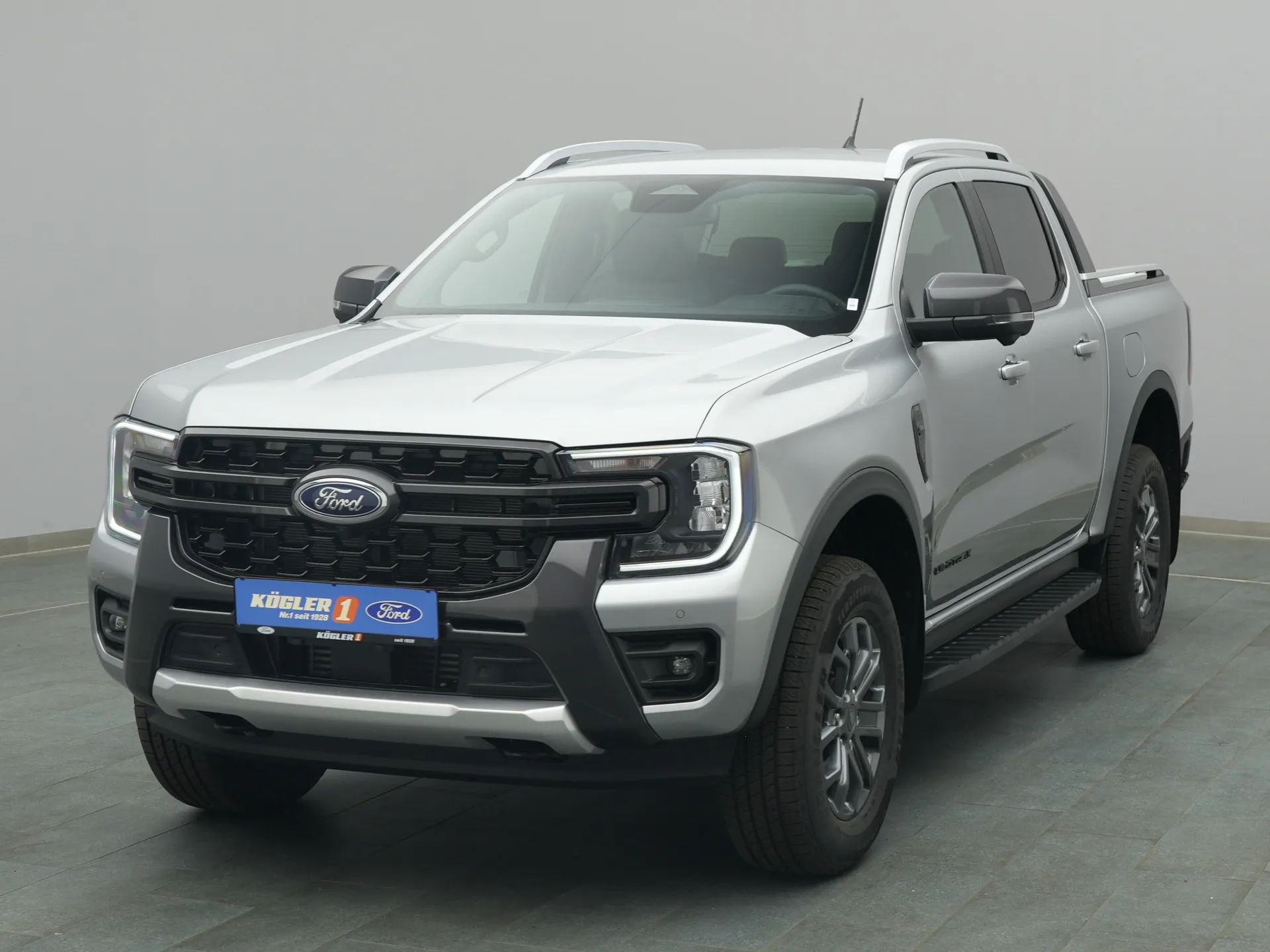 Ford Ranger DoKa Wildtrak in silber