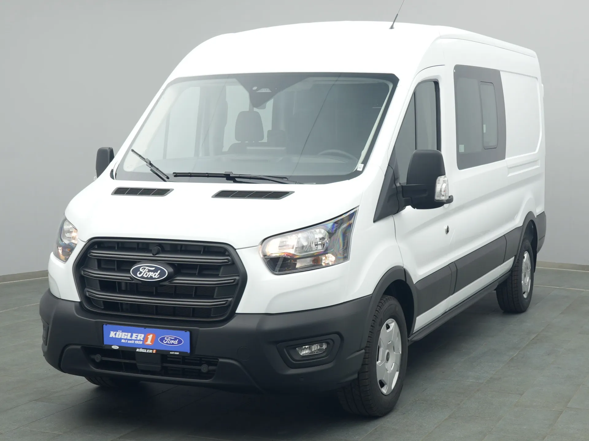 Ford Transit Kasten Doka in weiss