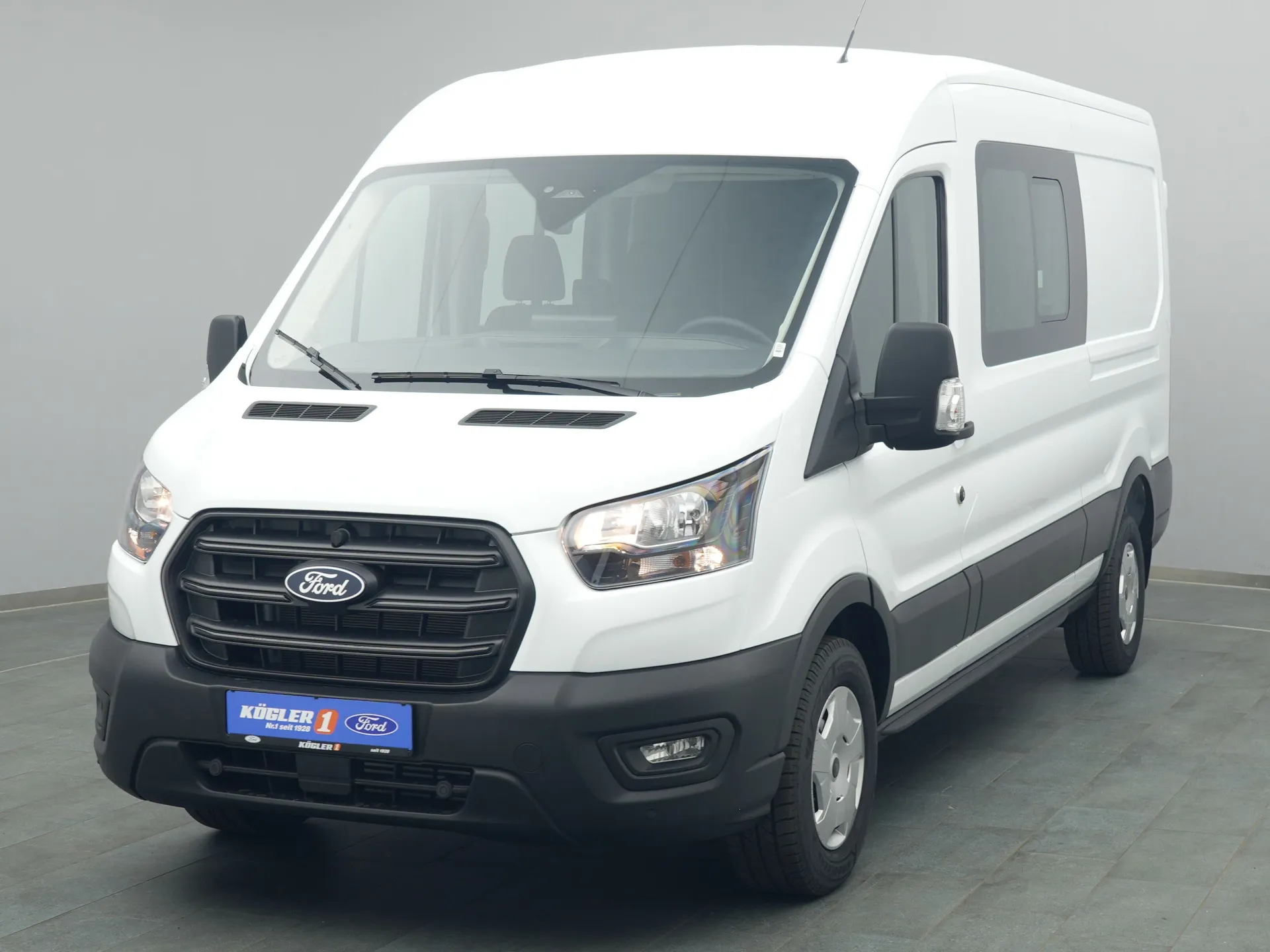 Ford Transit Kasten Doka in weiss