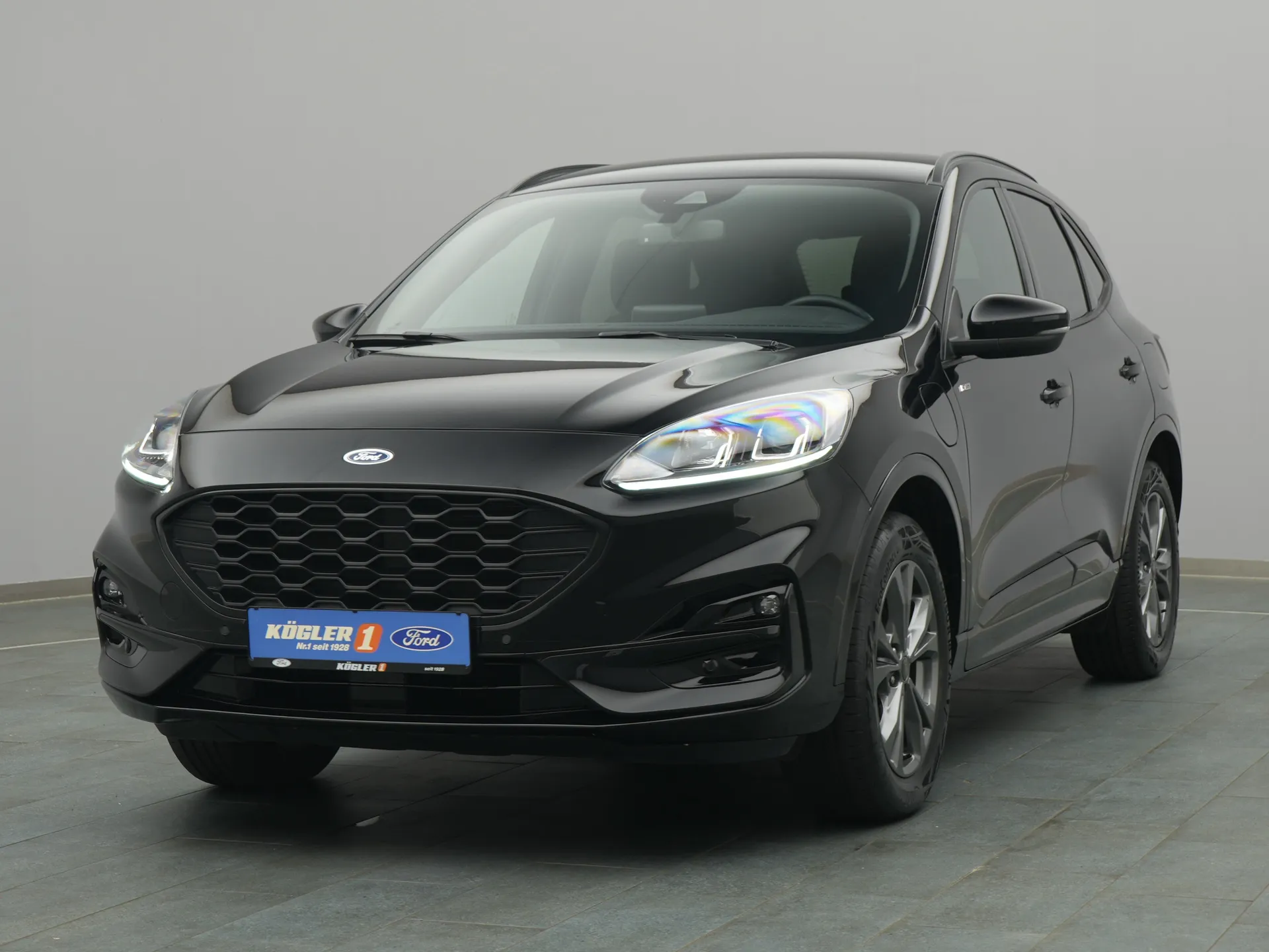 Ford Kuga ST-Line in schwarz