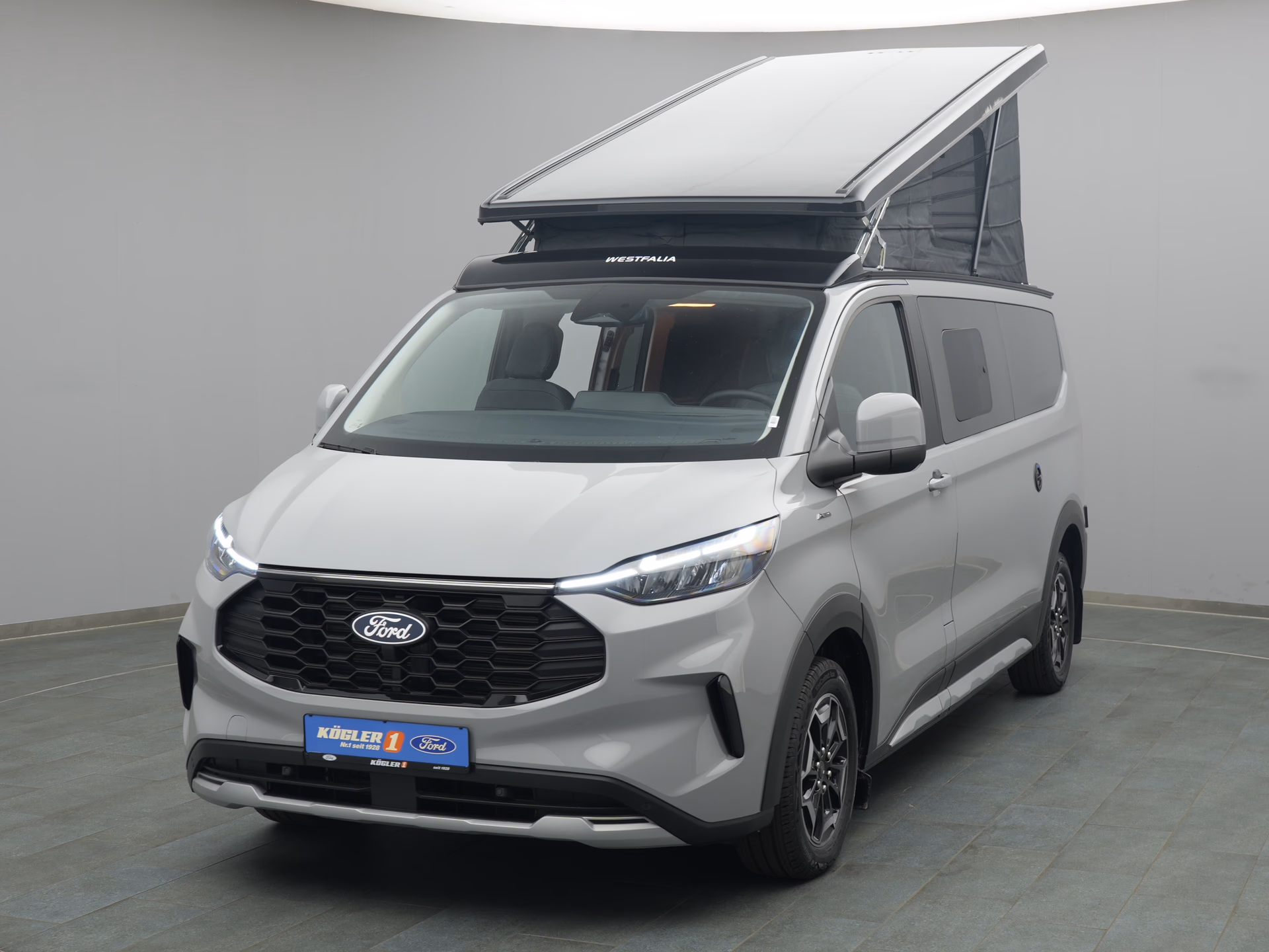 Ford Nugget in grau