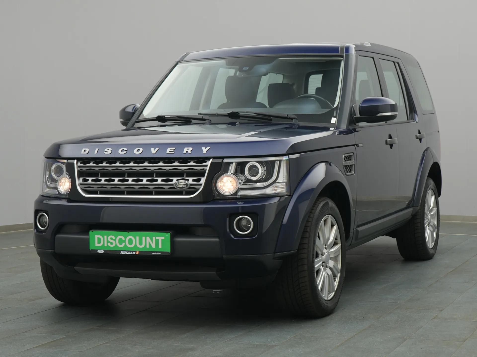 Land Rover Discovery in blau