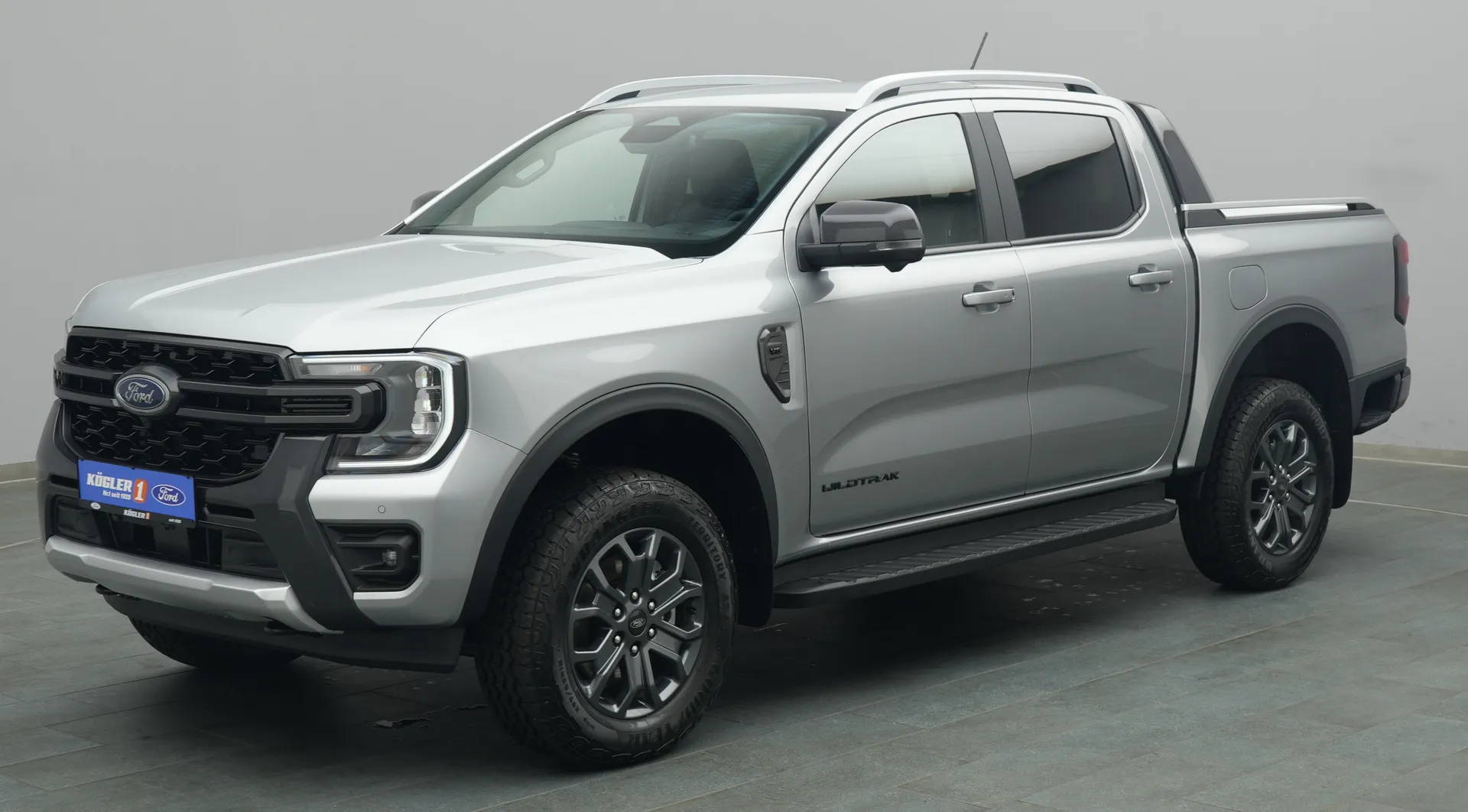 Ford Ranger DoKa Wildtrak in silber