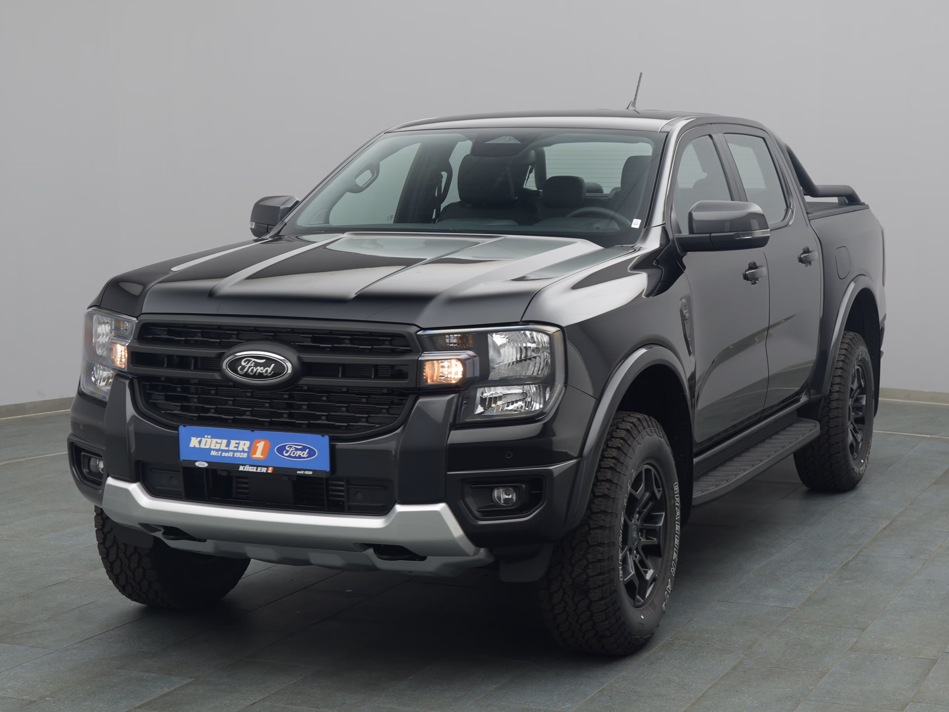Ford Ranger DoKa Tremor in schwarz