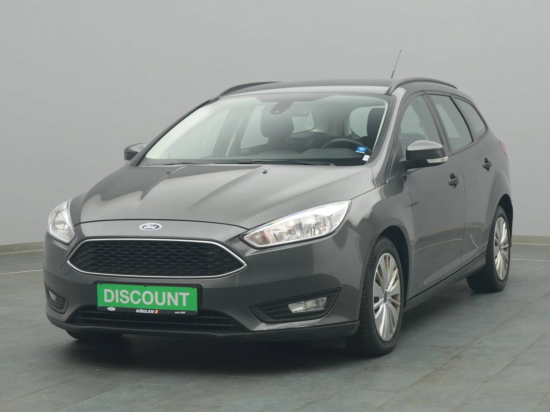 Ford Focus Trend in grau