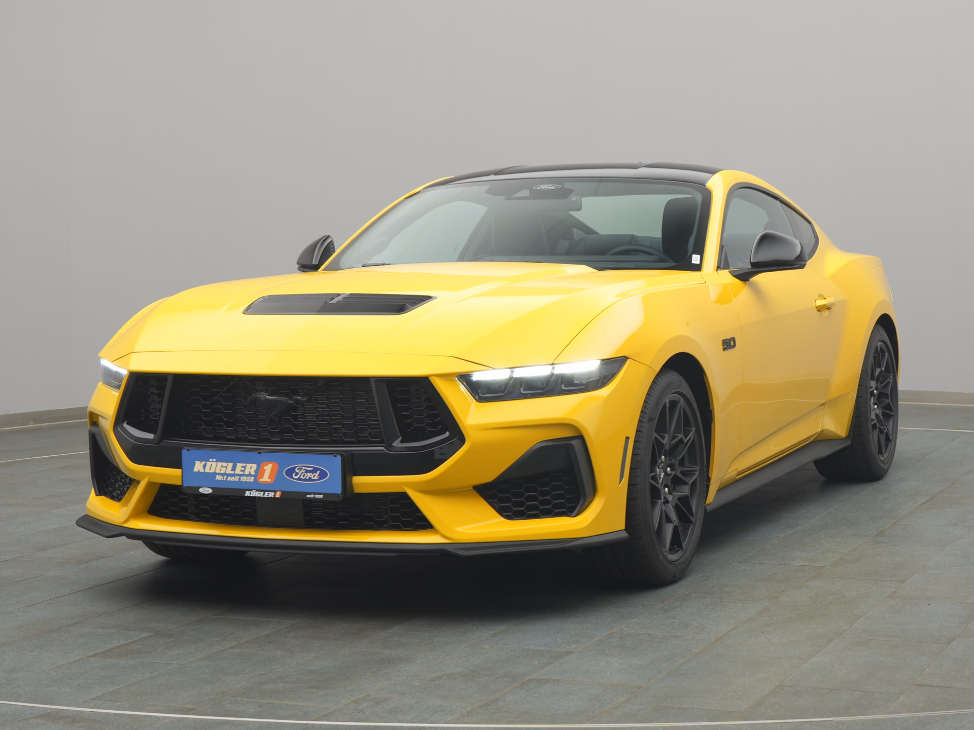 Ford Mustang GT in gelb