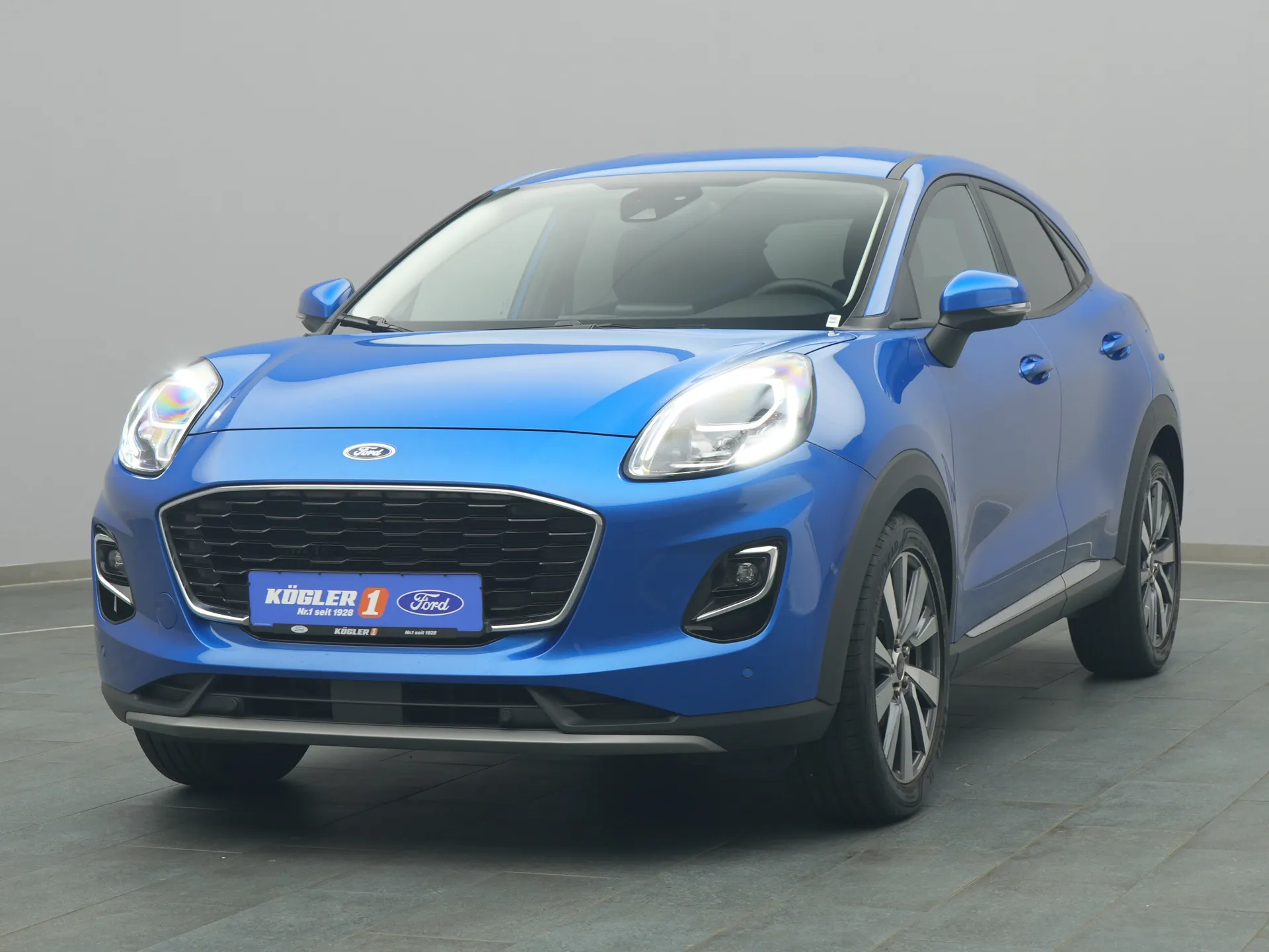 Ford Puma Titanium X in blau