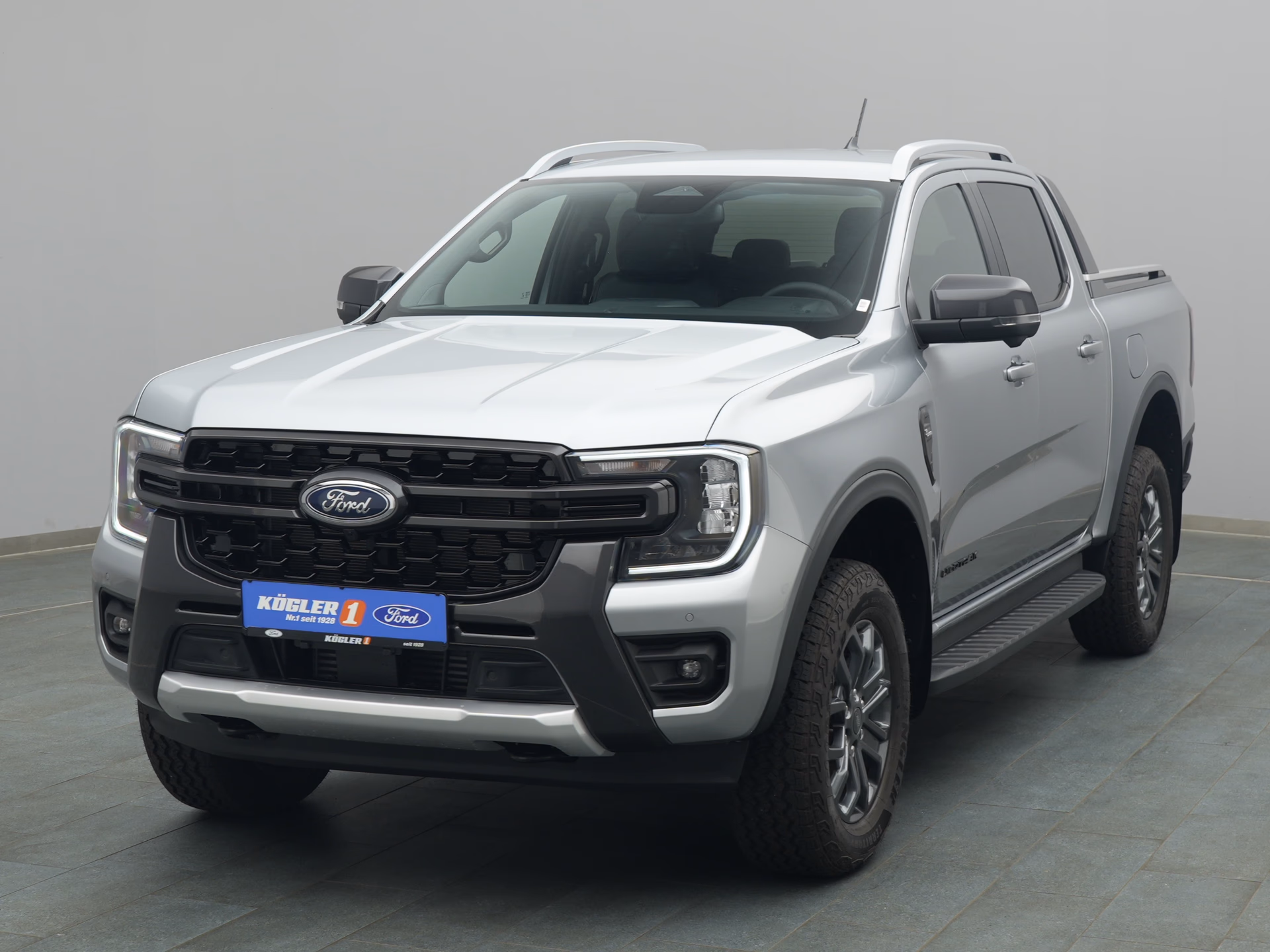 Ford Ranger DoKa Wildtrak in silber