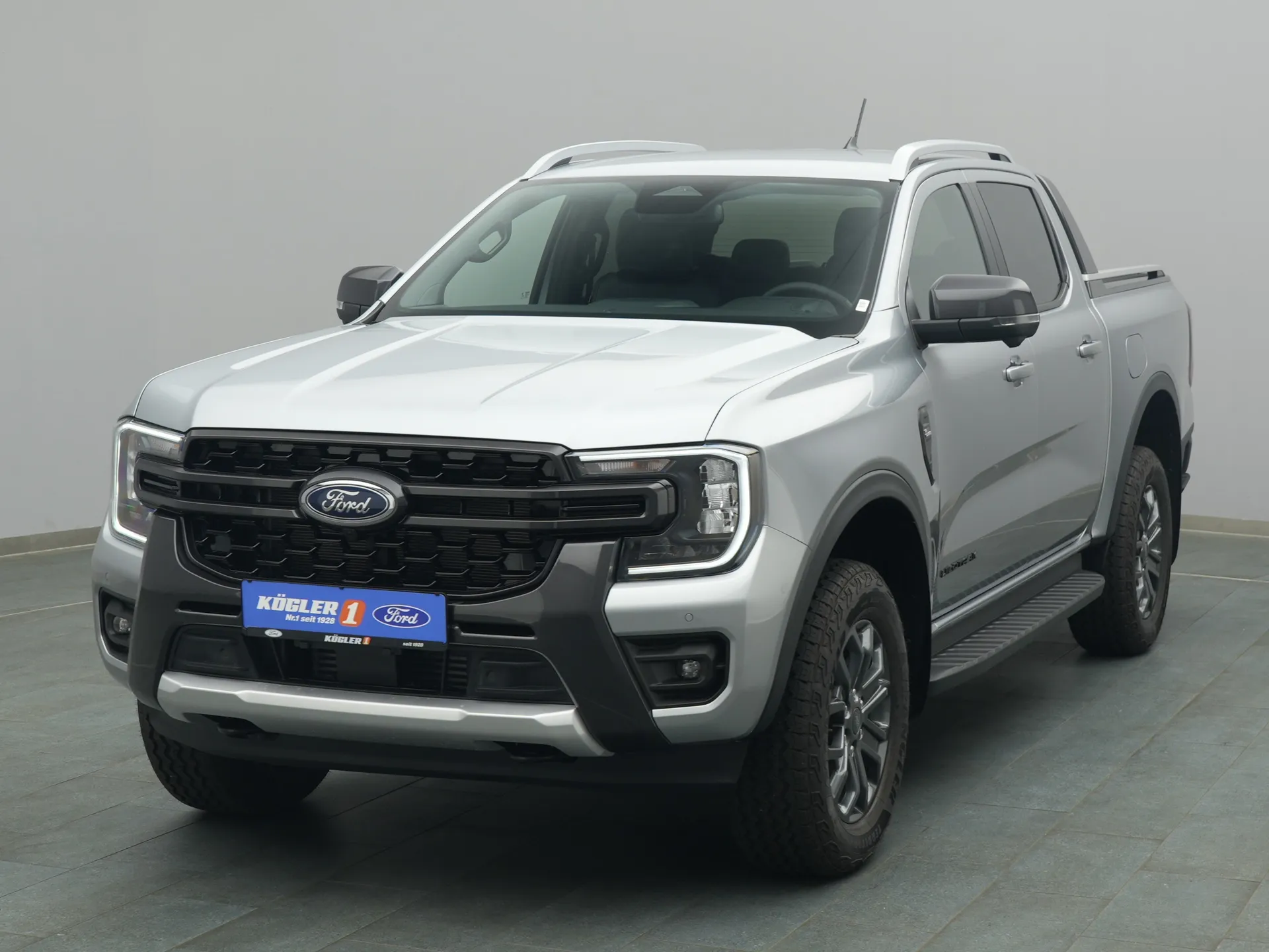 Ford Ranger DoKa Wildtrak in silber