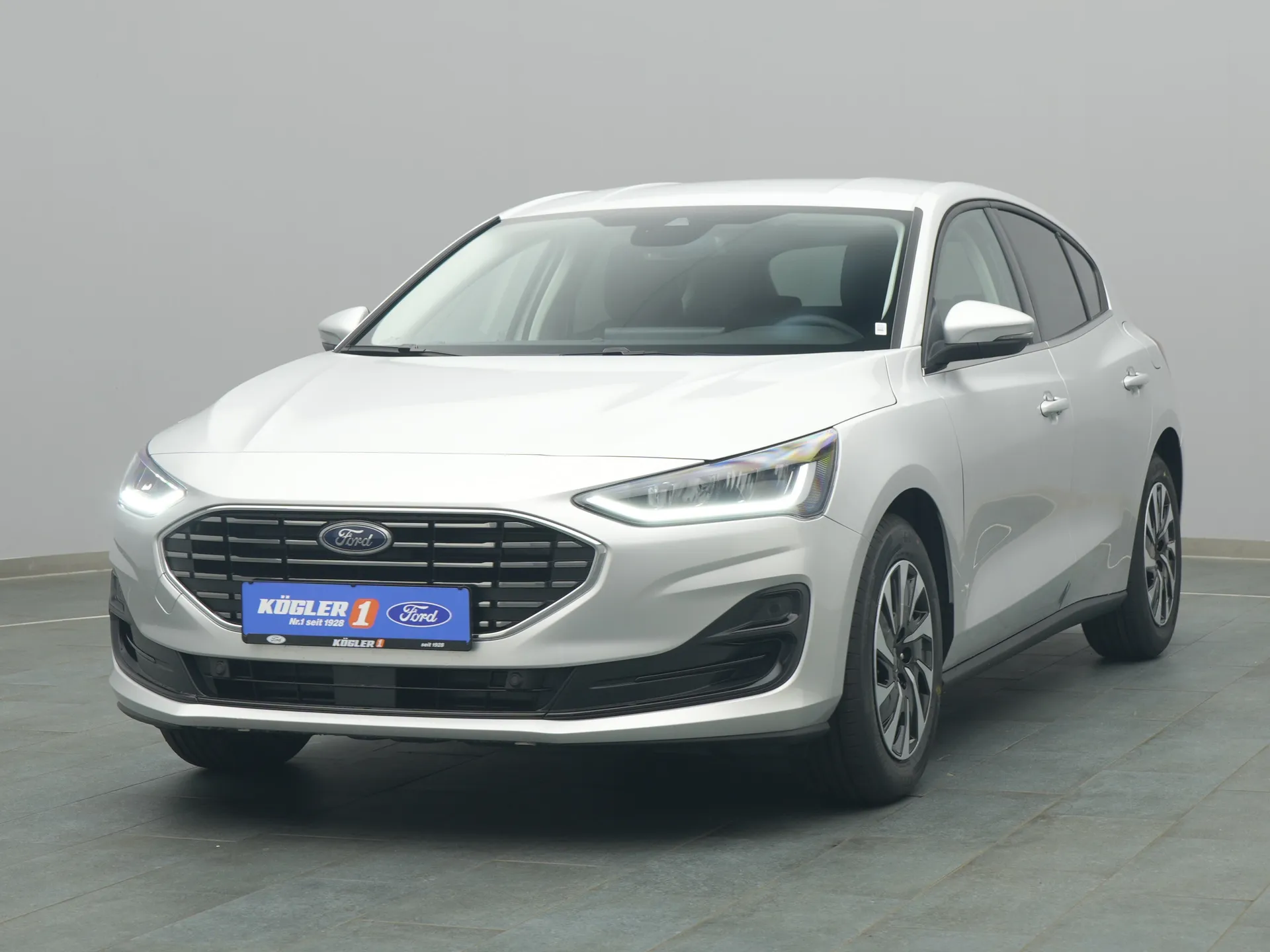 Ford Focus Titanium in silber