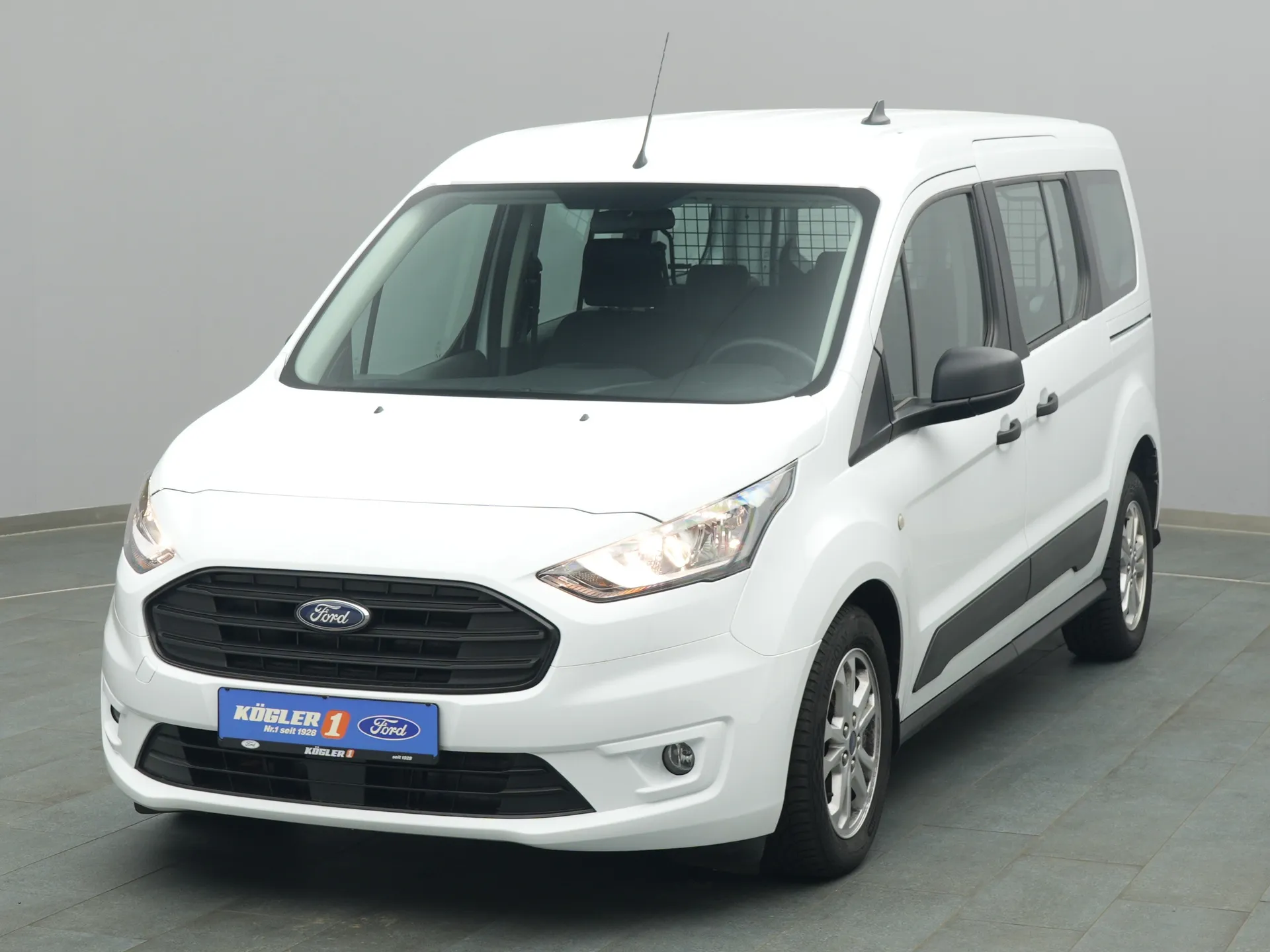 Ford Transit Connect Kombi in weiss