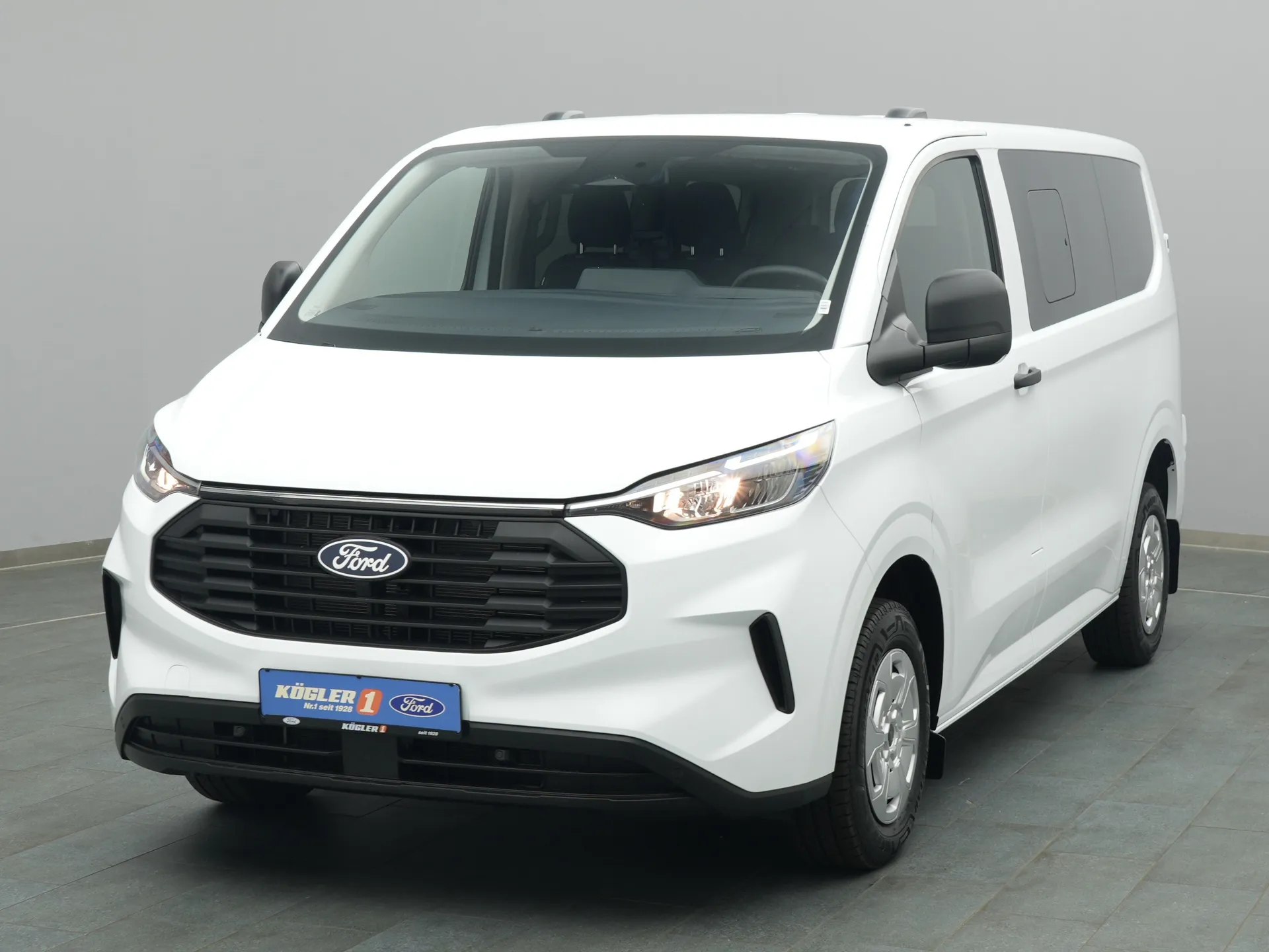 Ford Transit Custom Kombi in weiss