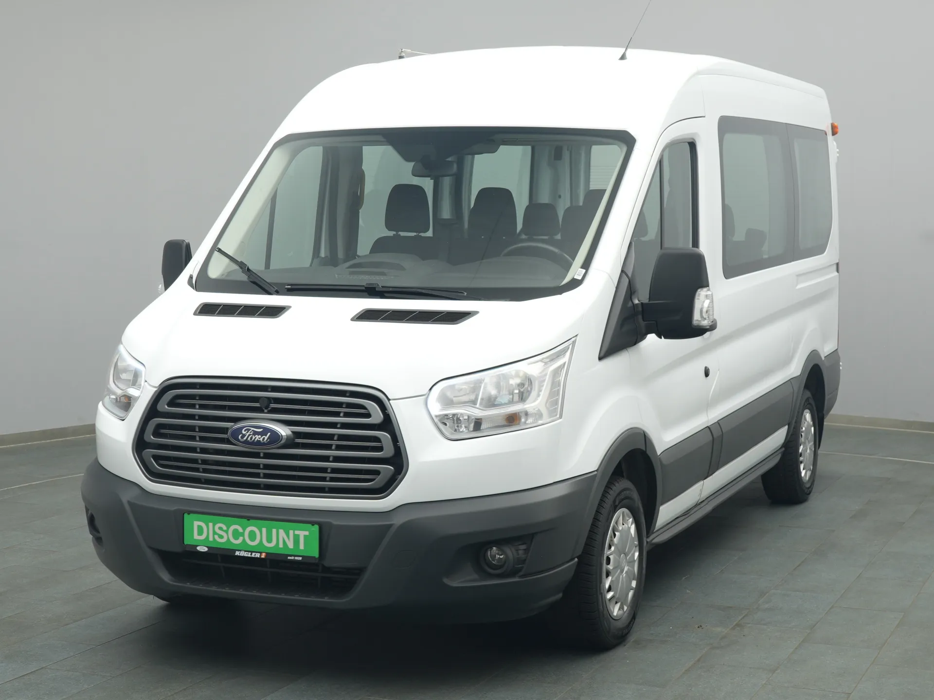 Ford Transit Kombi in weiss