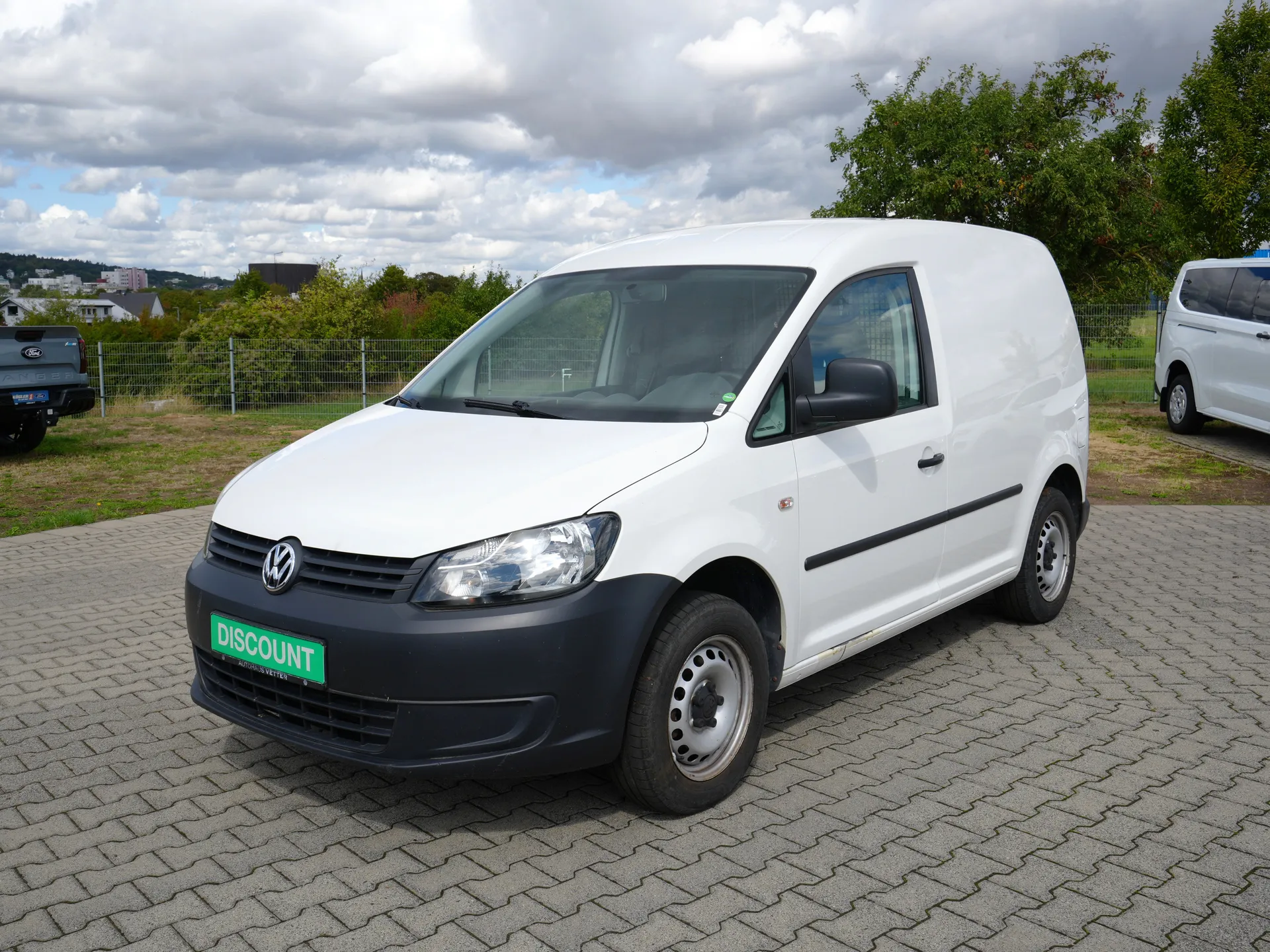VW Caddy in weiss