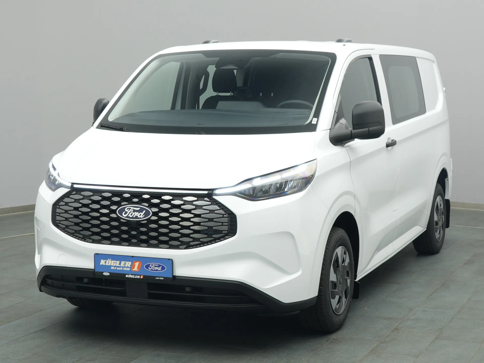 Ford E-Transit Custom Kasten Doka in weiss