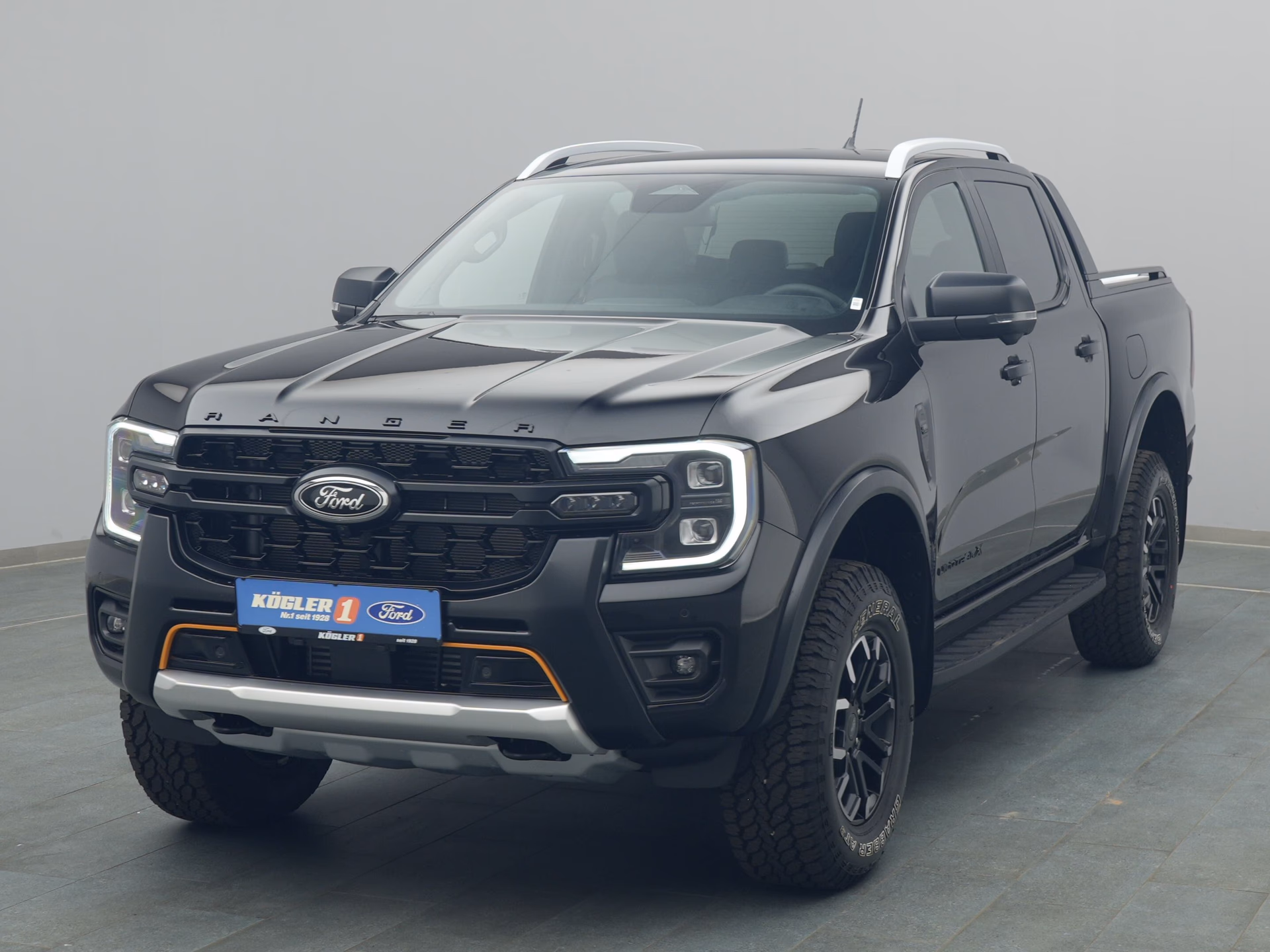 Ford Ranger DoKa Wildtrak X in schwarz