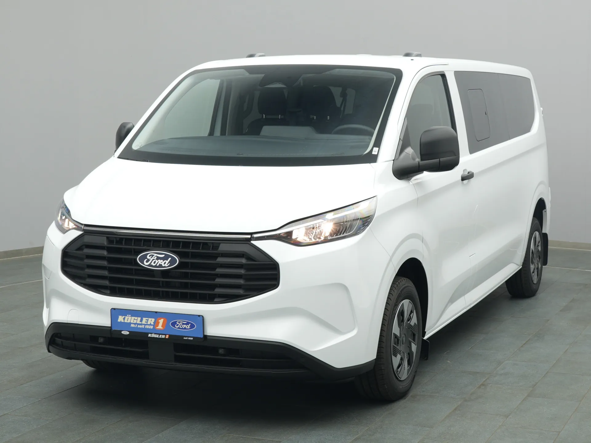 Ford Transit Custom Kombi in weiss