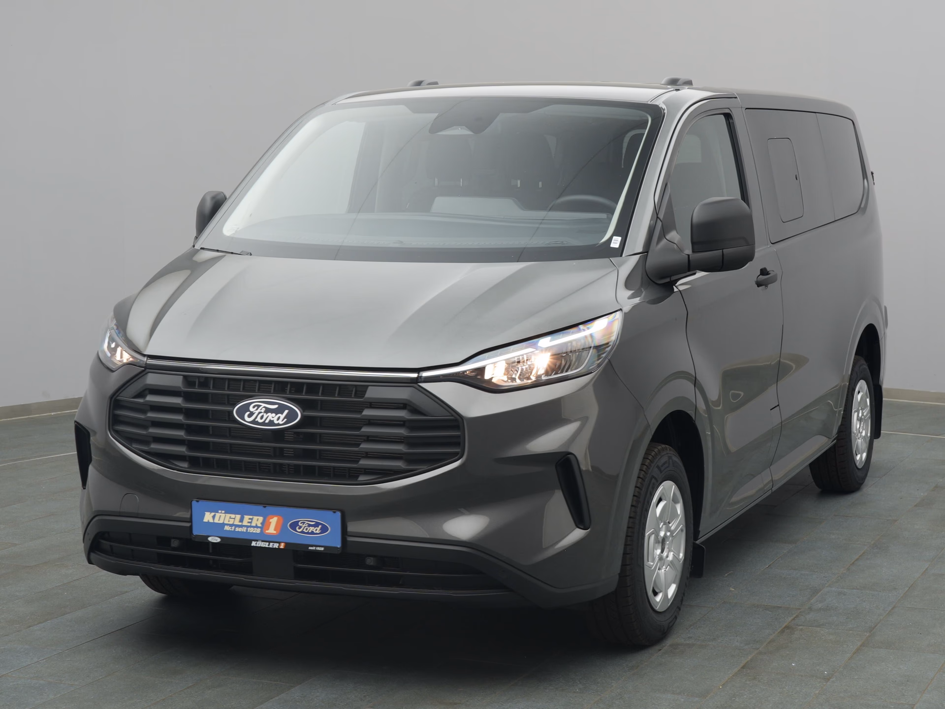 Ford Transit Custom Kombi in grau