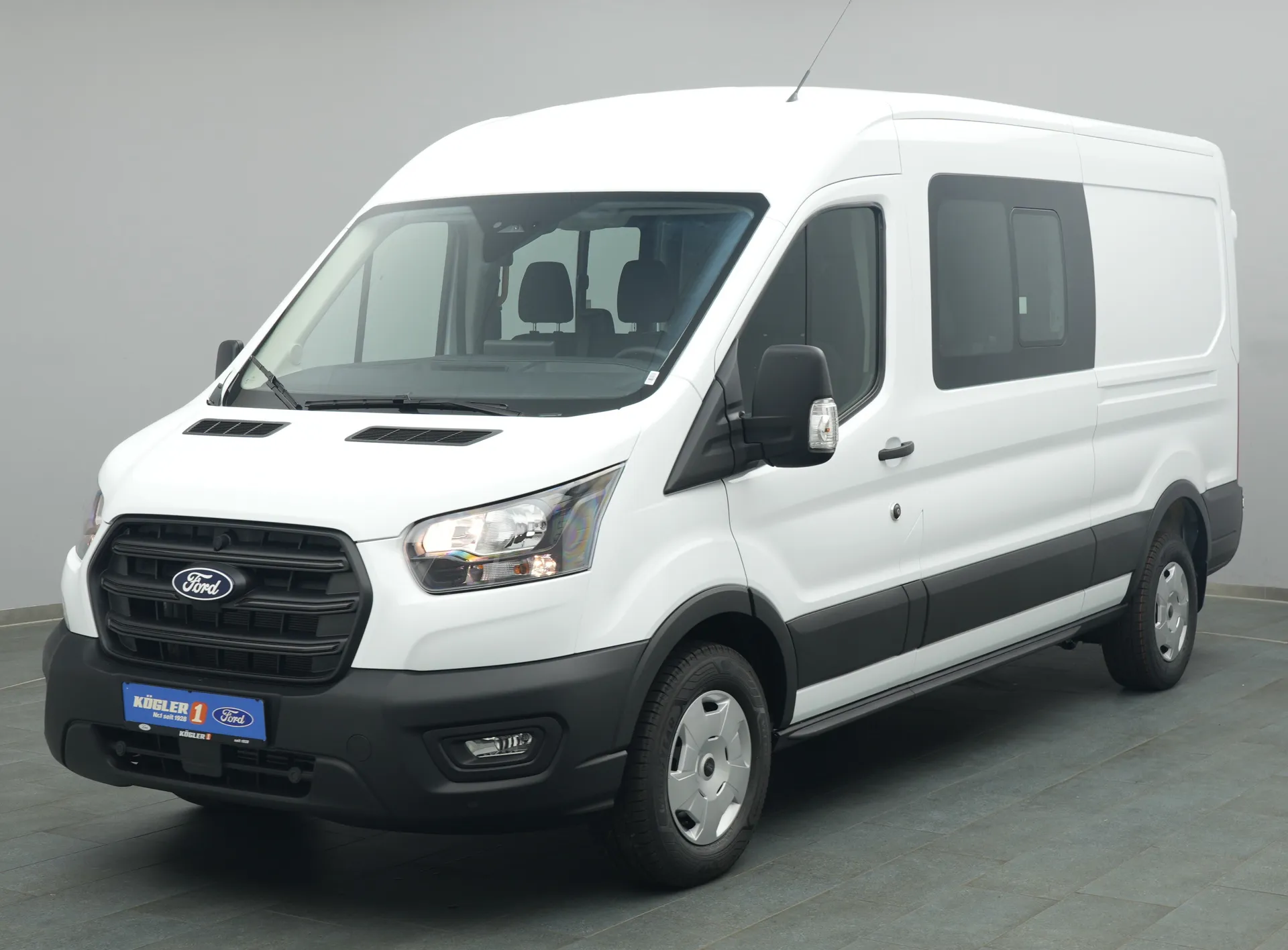 Ford Transit Kasten Doka in weiss