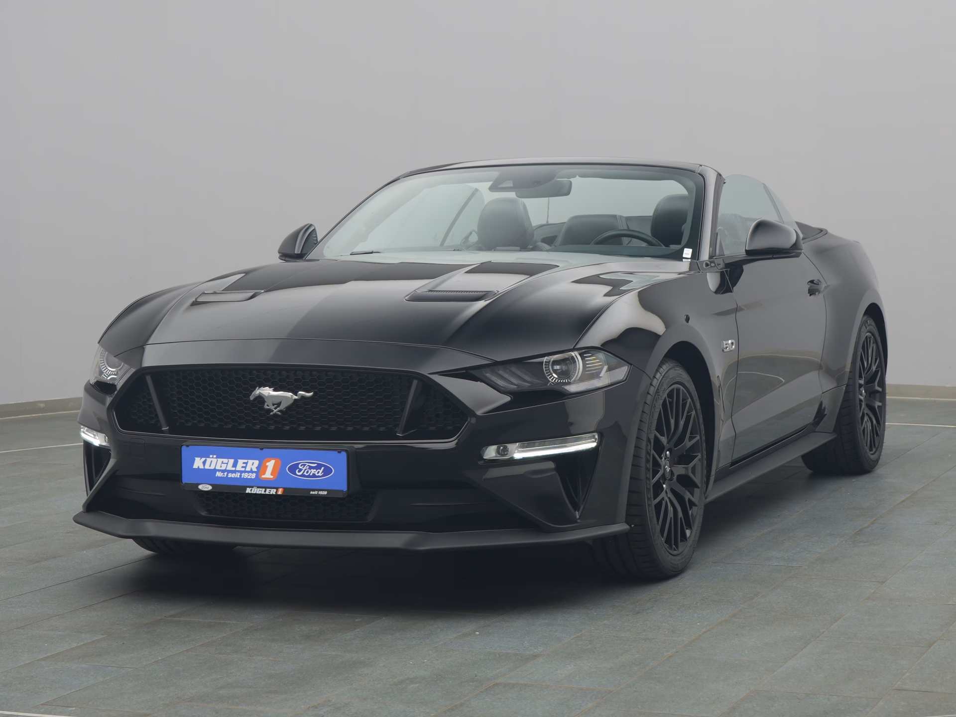 Ford Mustang GT in schwarz