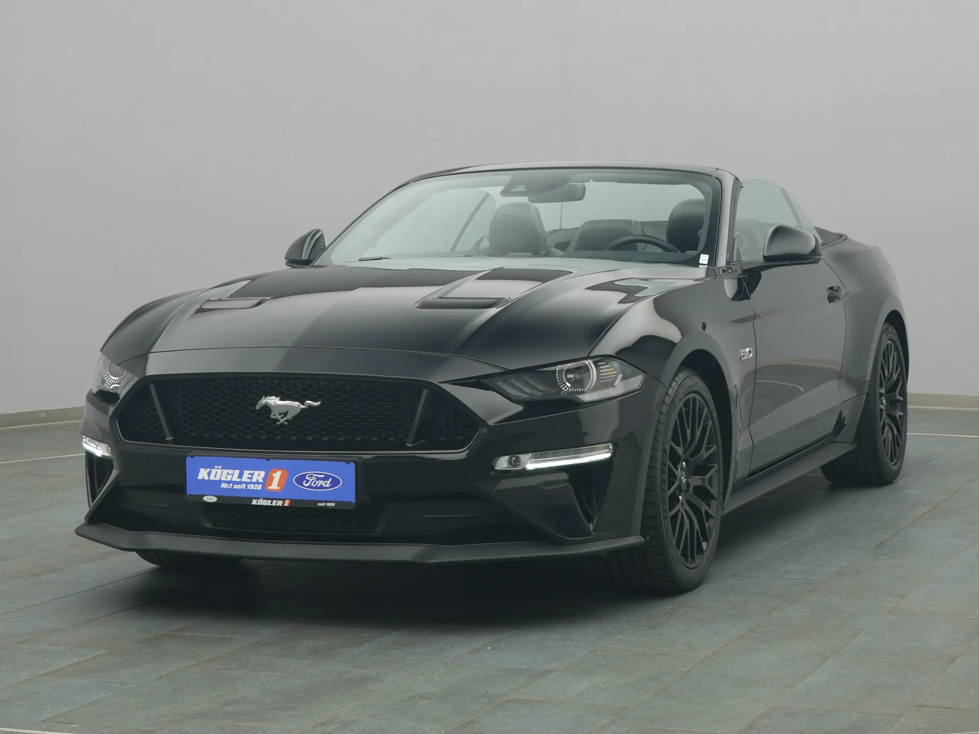 Ford Mustang GT in schwarz