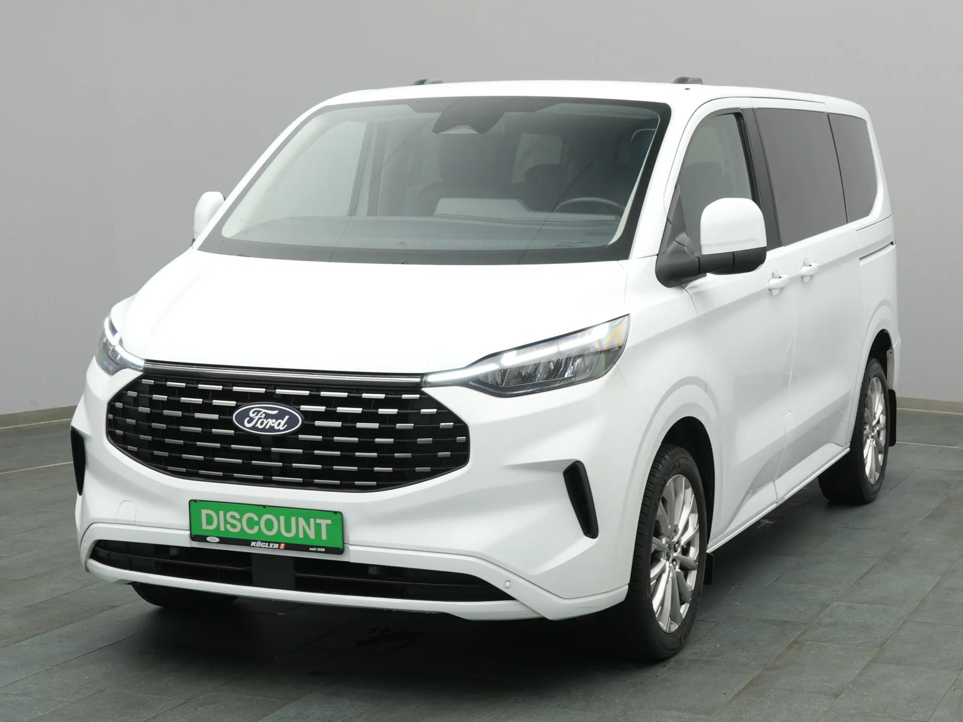Ford Tourneo Custom in weiss