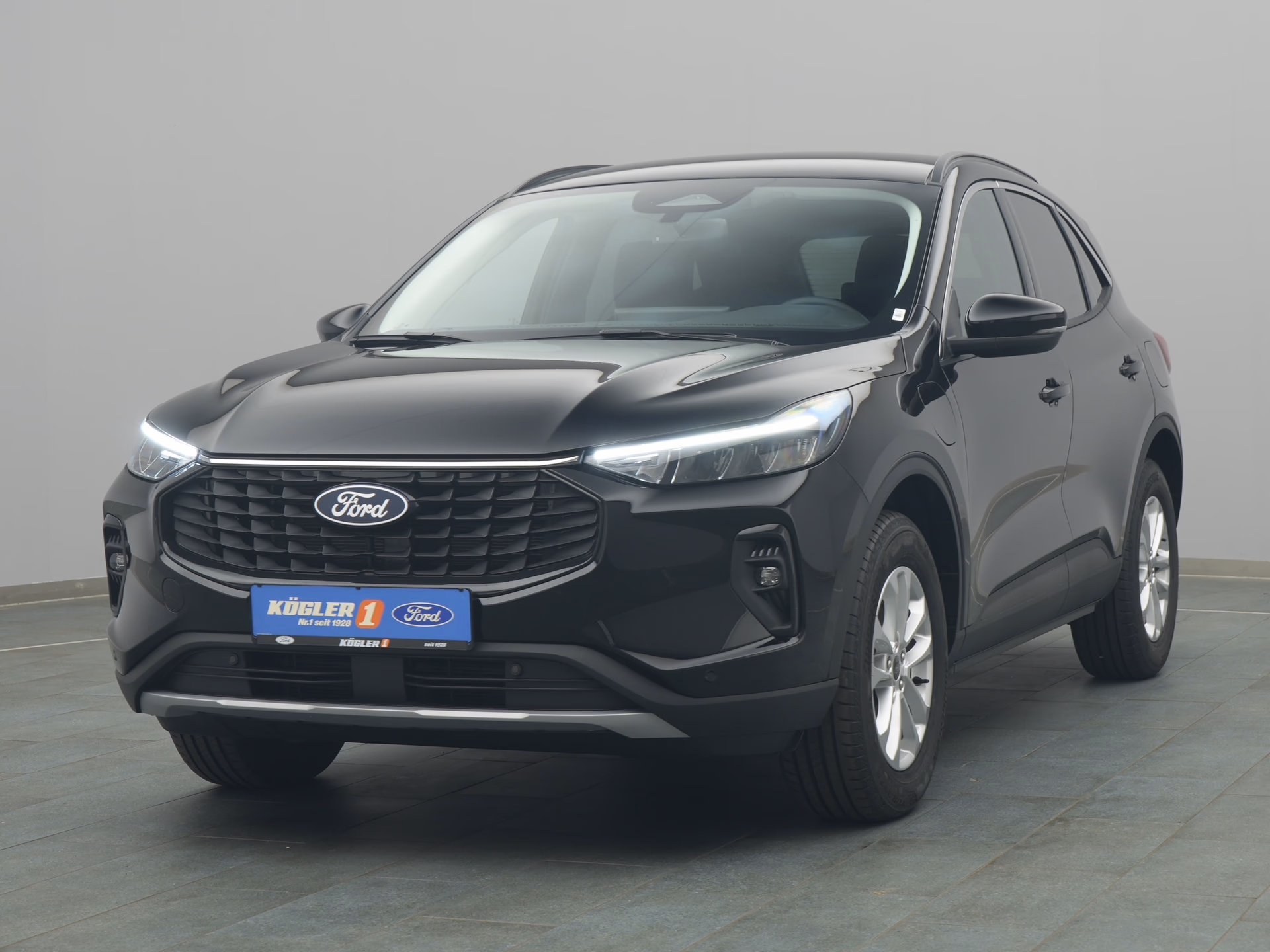 Ford Kuga Titanium in schwarz