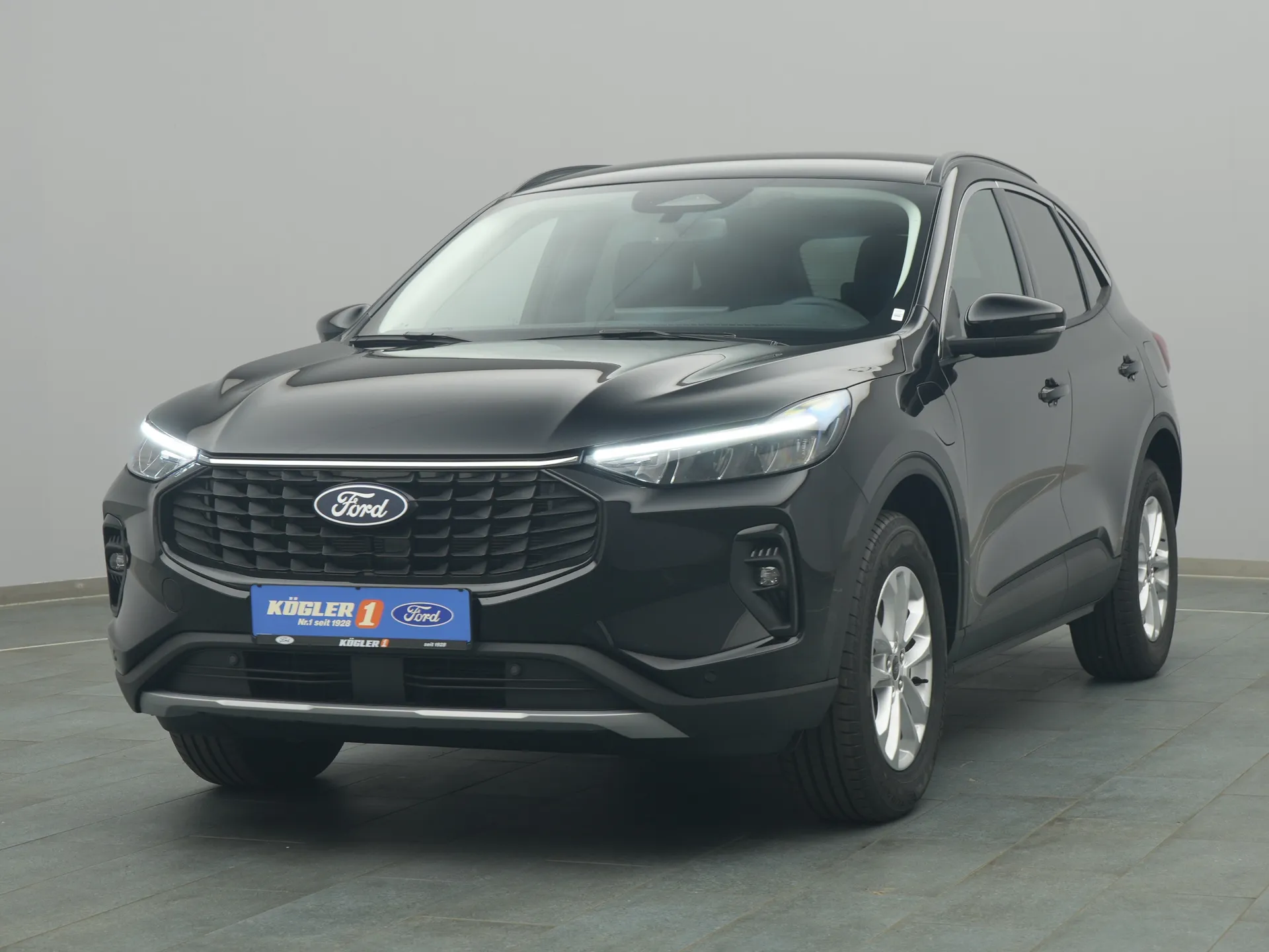 Ford Kuga Titanium in schwarz