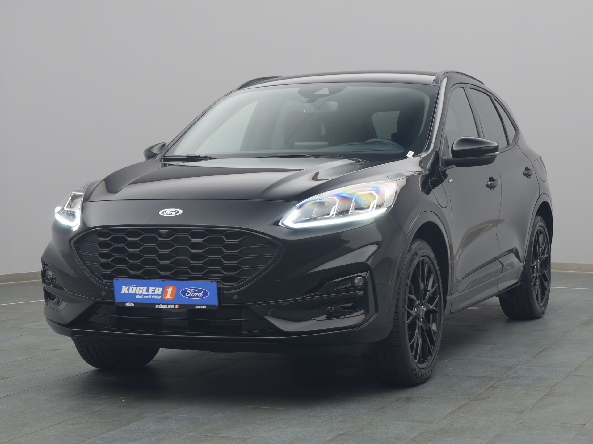 Ford Kuga ST-Line X in schwarz