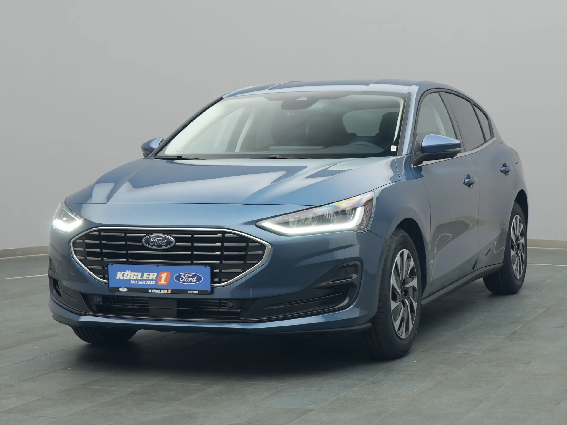 Ford Focus Titanium X in blau