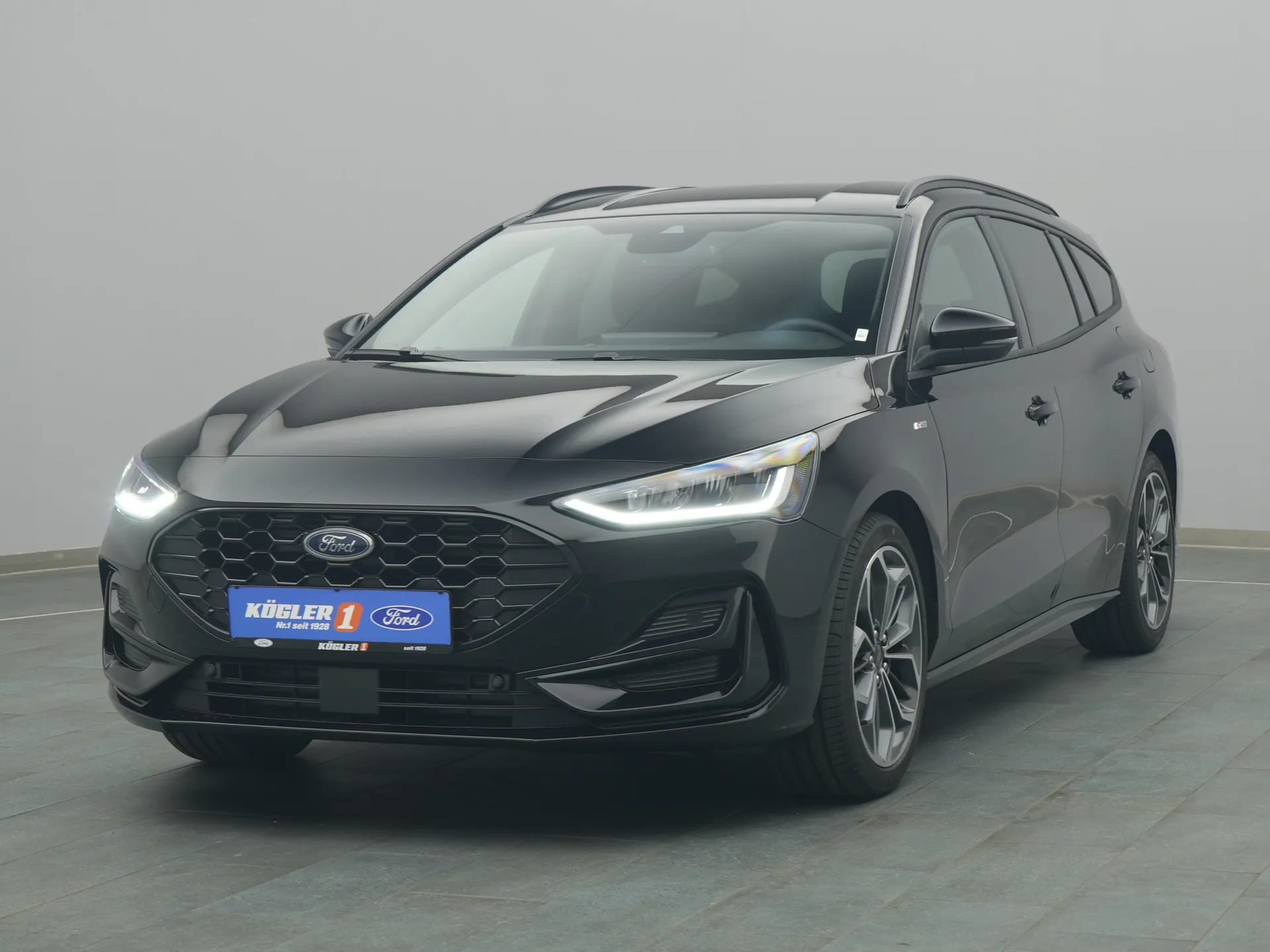 Ford Focus ST-Line X in schwarz