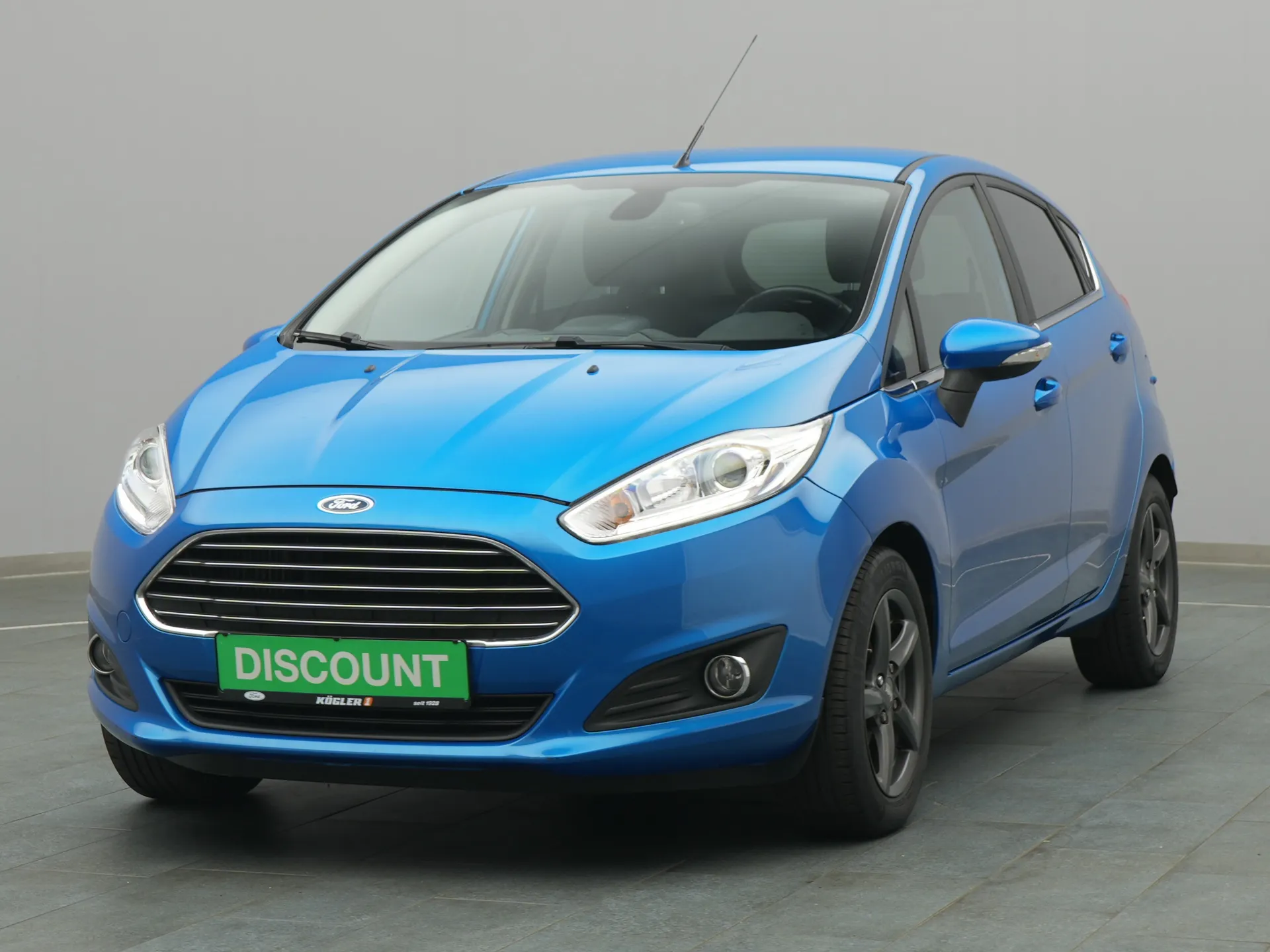 Ford Fiesta Titanium in blau