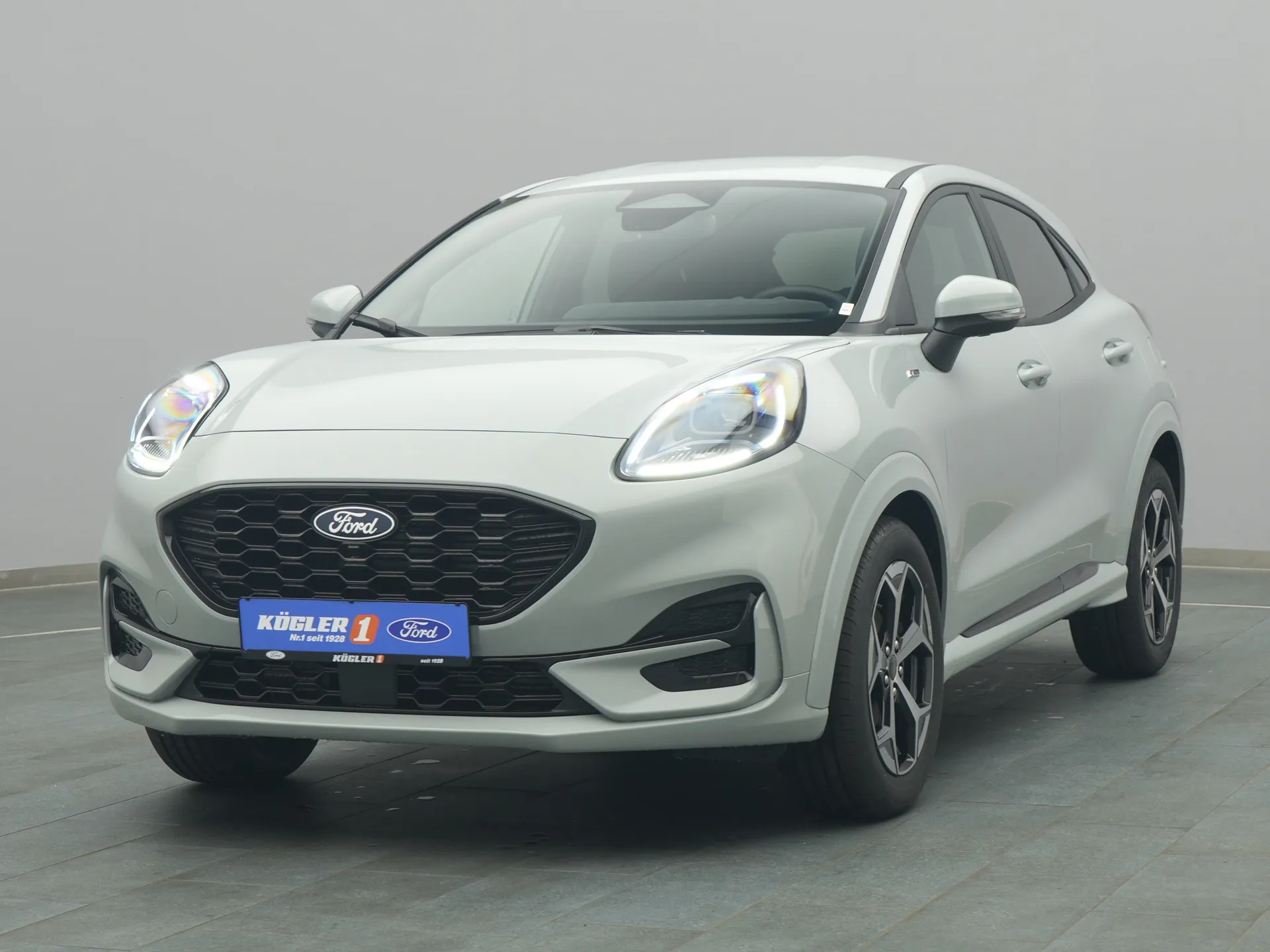 Ford Puma ST-Line in grau