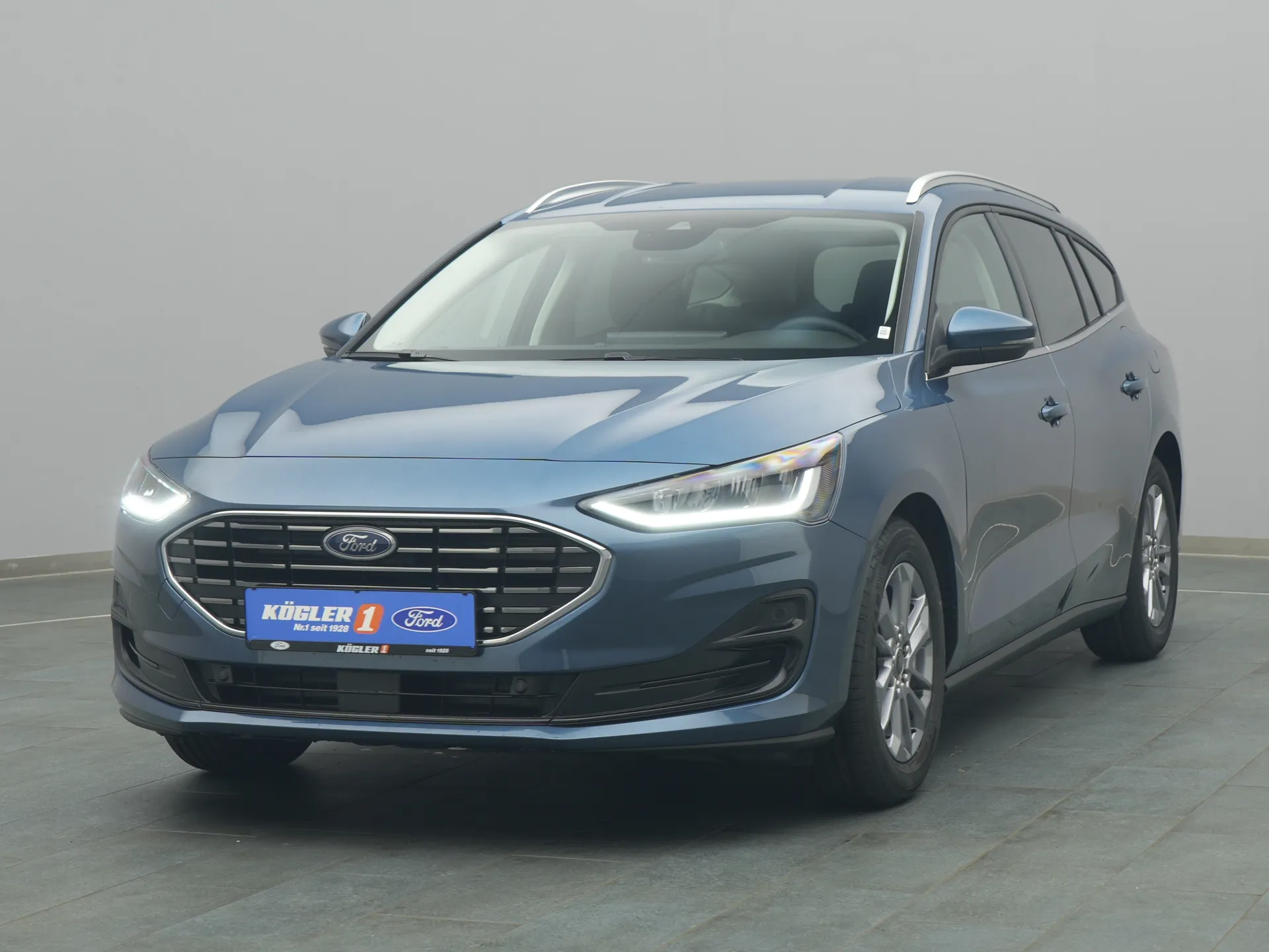 Ford Focus Titanium X in blau