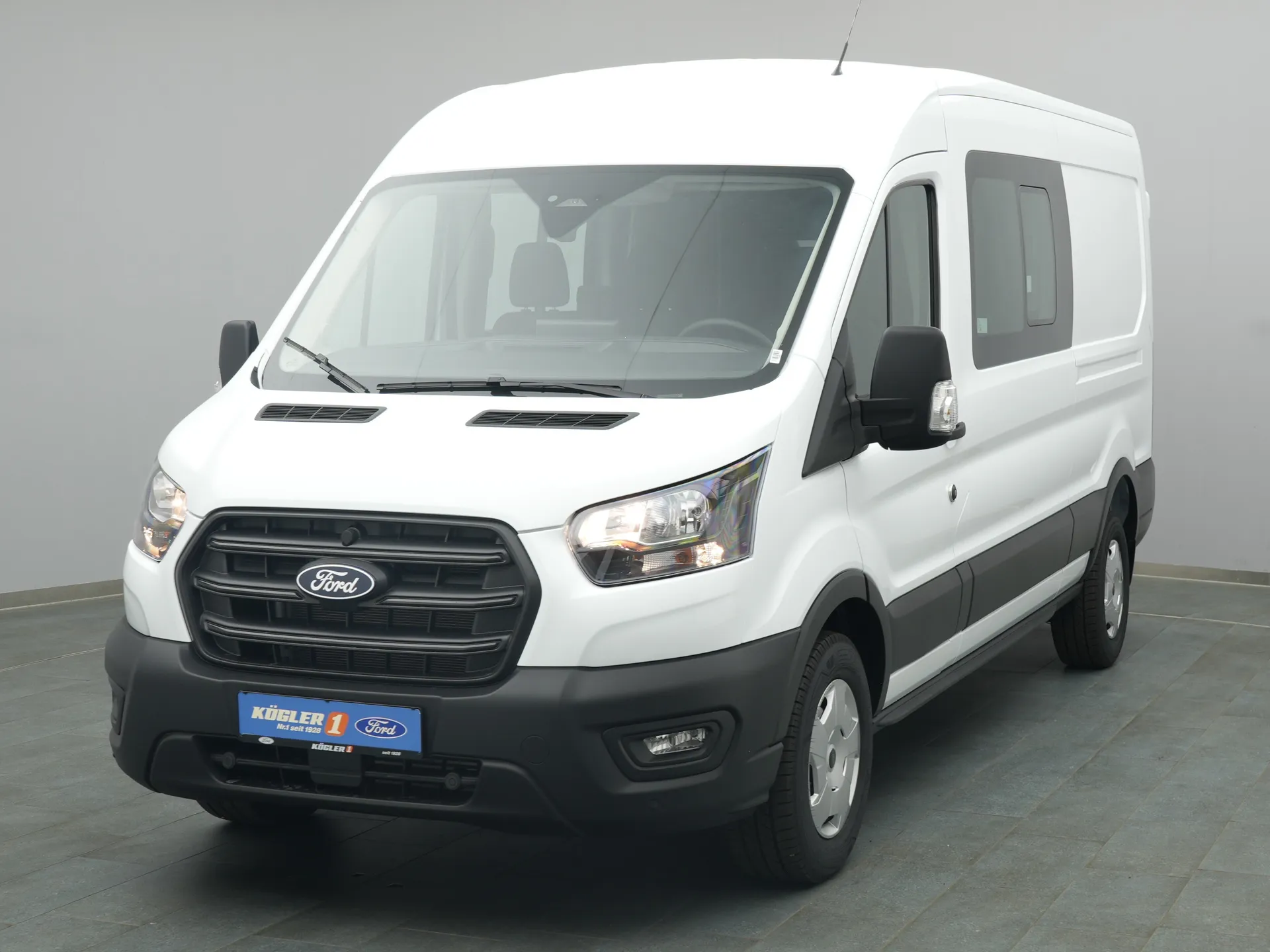 Ford Transit Kasten Doka in weiss
