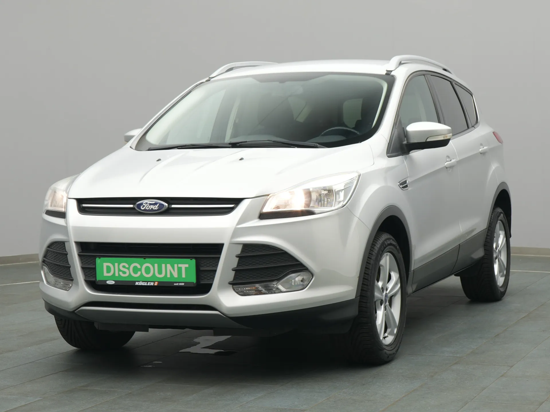 Ford Kuga in silber