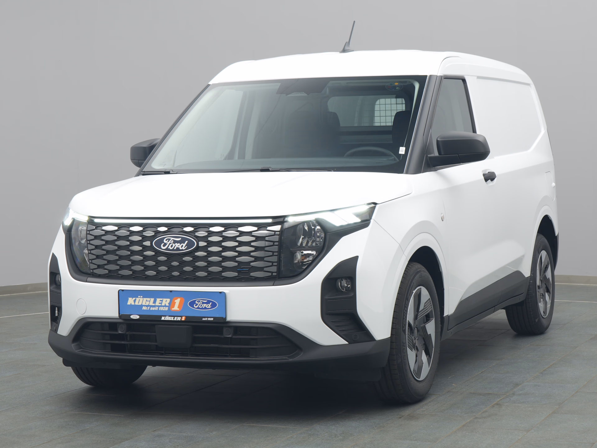 Ford Transit Courier Kasten in weiss