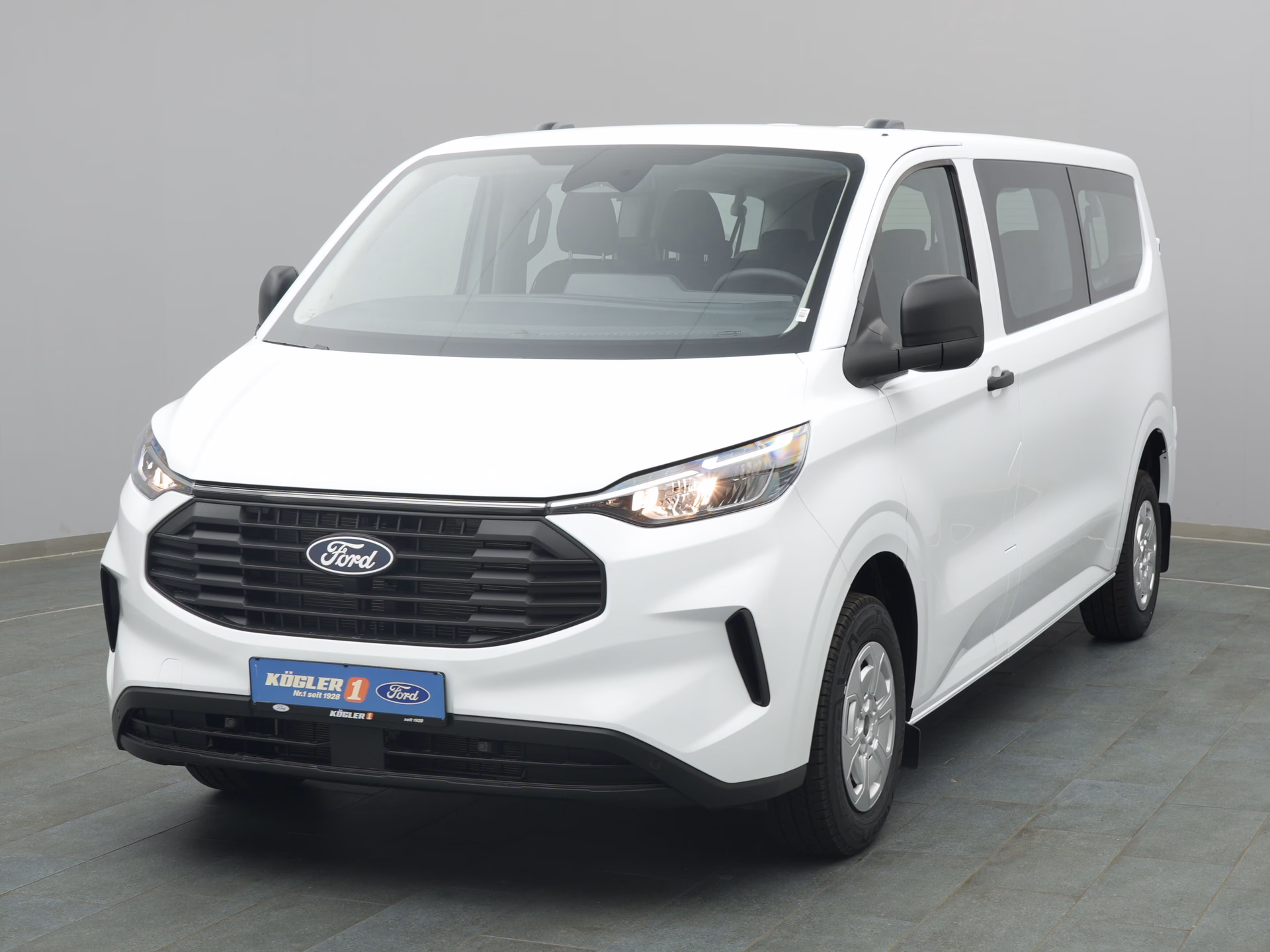 Ford Transit Custom Kombi in weiss
