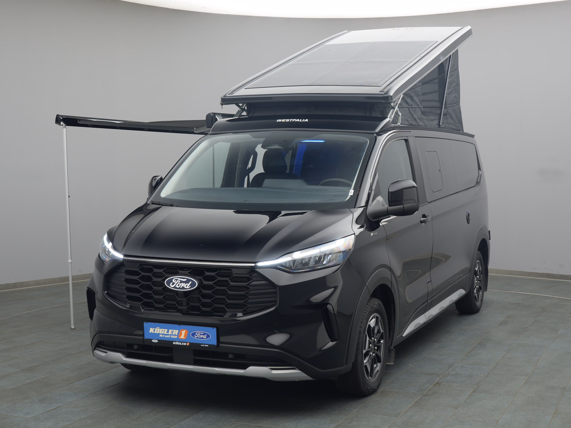 Ford Nugget in schwarz