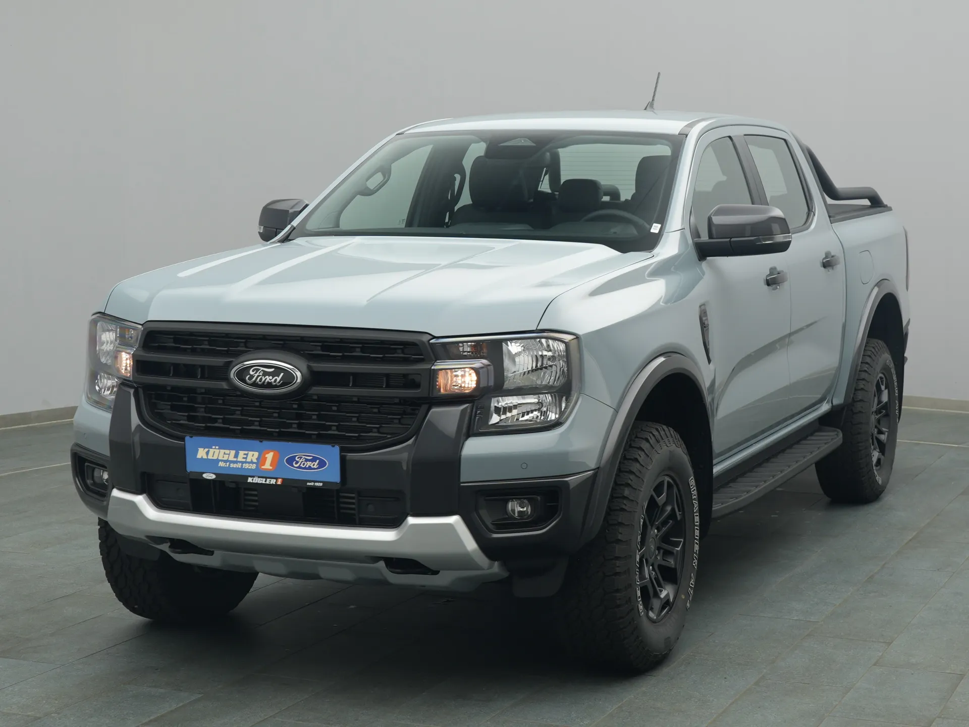 Ford Ranger DoKa Tremor in grau