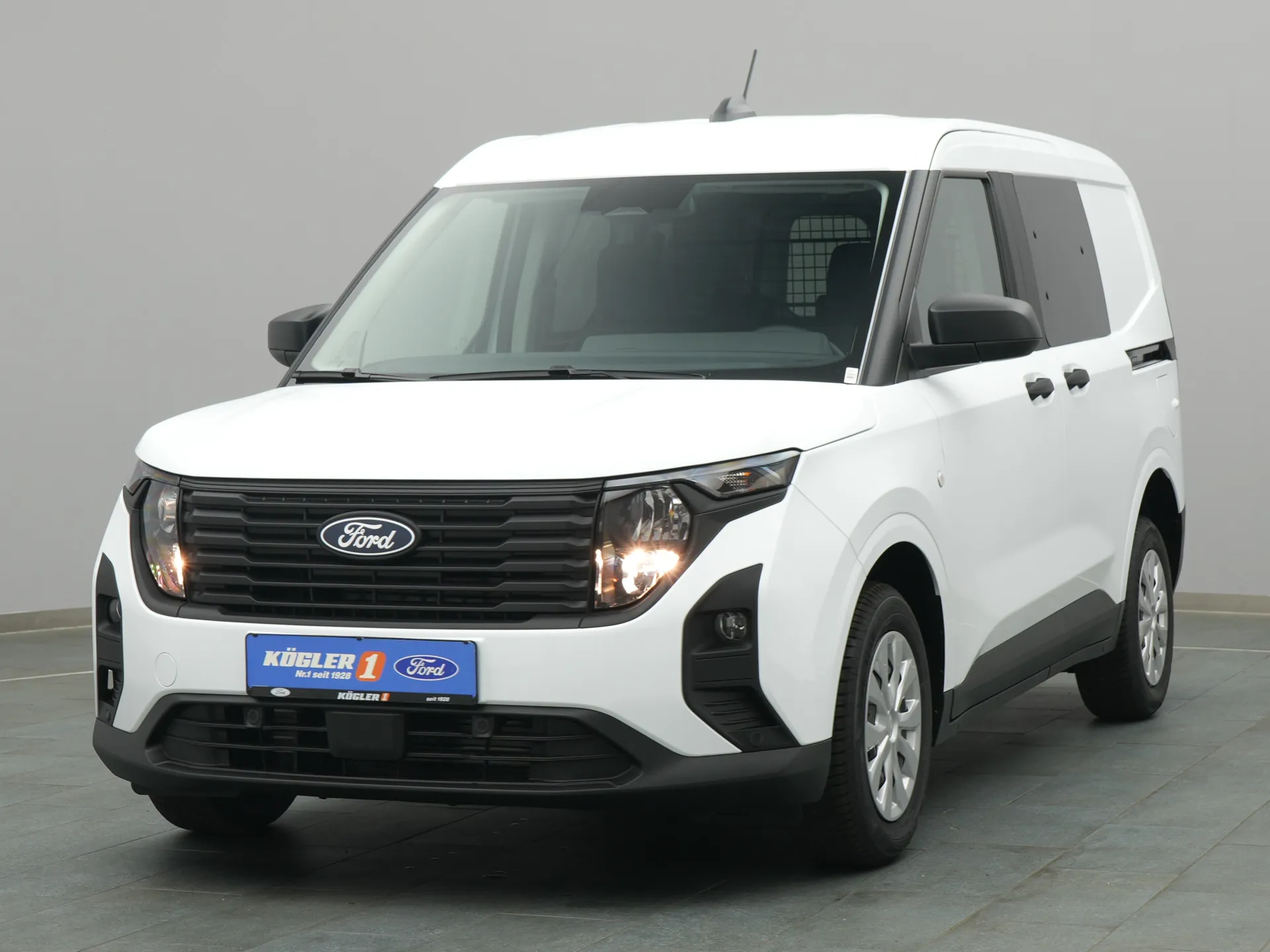 Ford Transit Courier Kasten in weiss