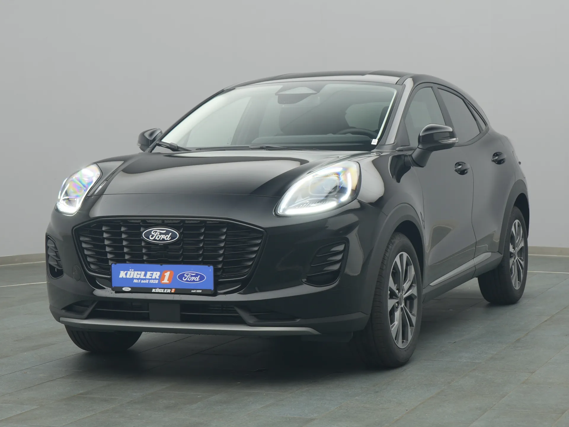 Ford Puma Titanium in schwarz